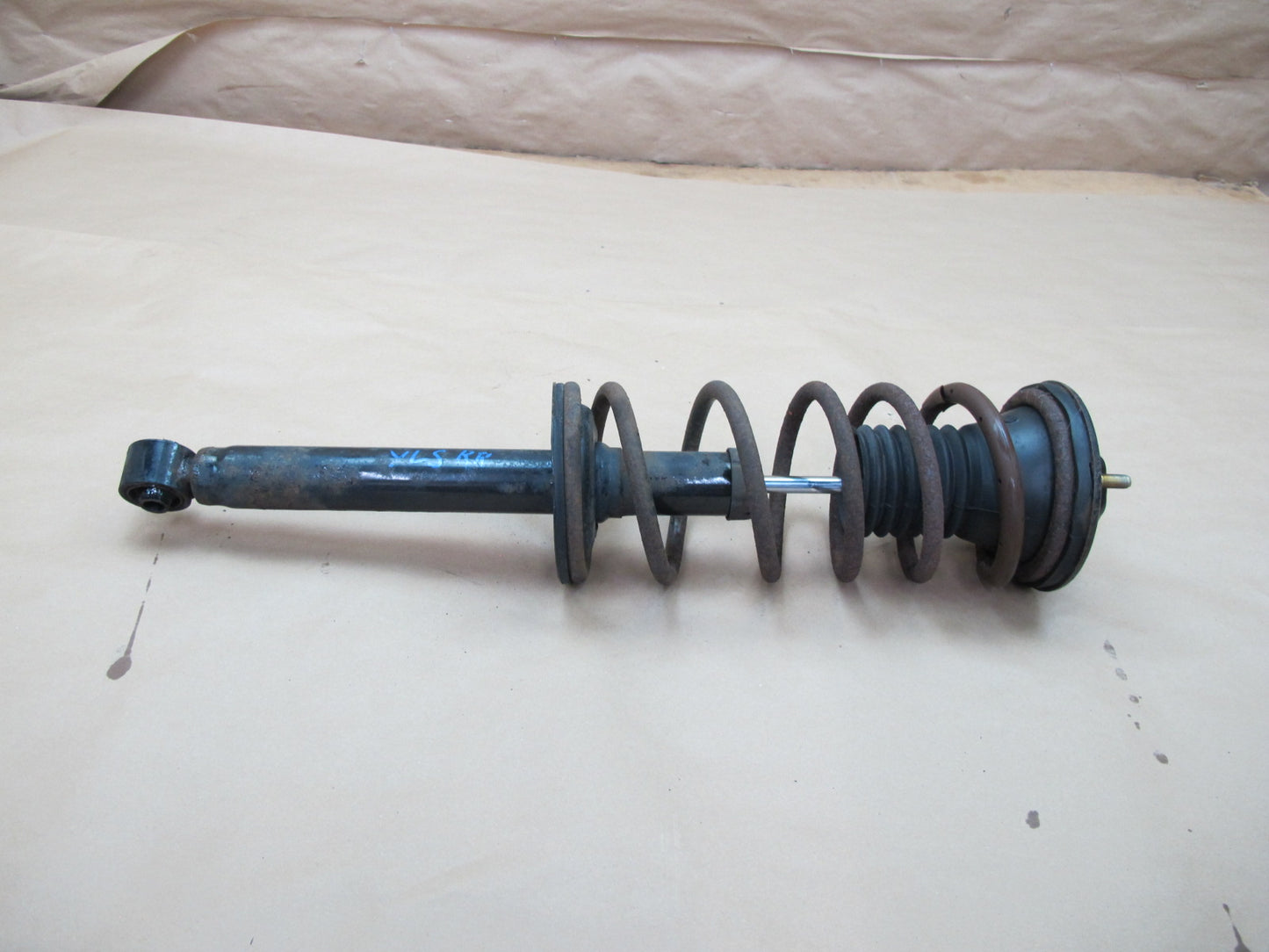 90-94 Lexus UCF10 LS400 Set of 2 Rear Strut Shock Absorber OEM