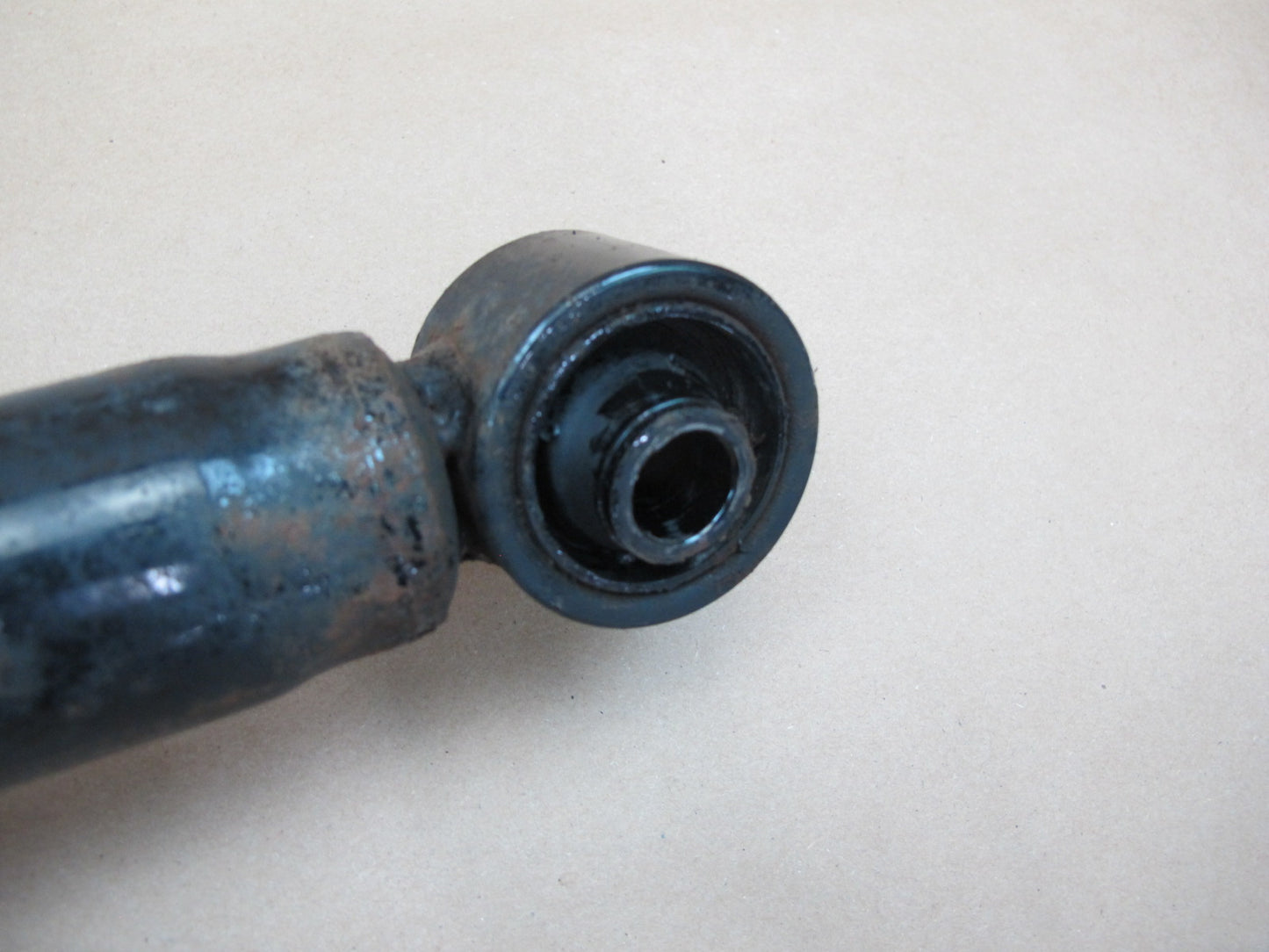 90-94 Lexus UCF10 LS400 Set of 2 Rear Strut Shock Absorber OEM