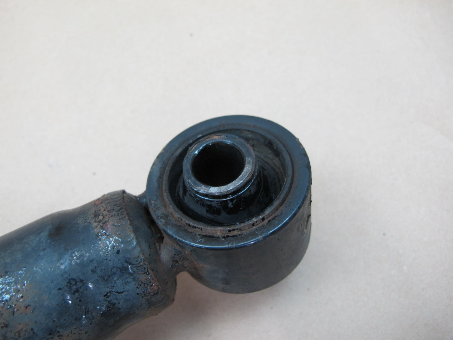 90-94 Lexus UCF10 LS400 Set of 2 Rear Strut Shock Absorber OEM