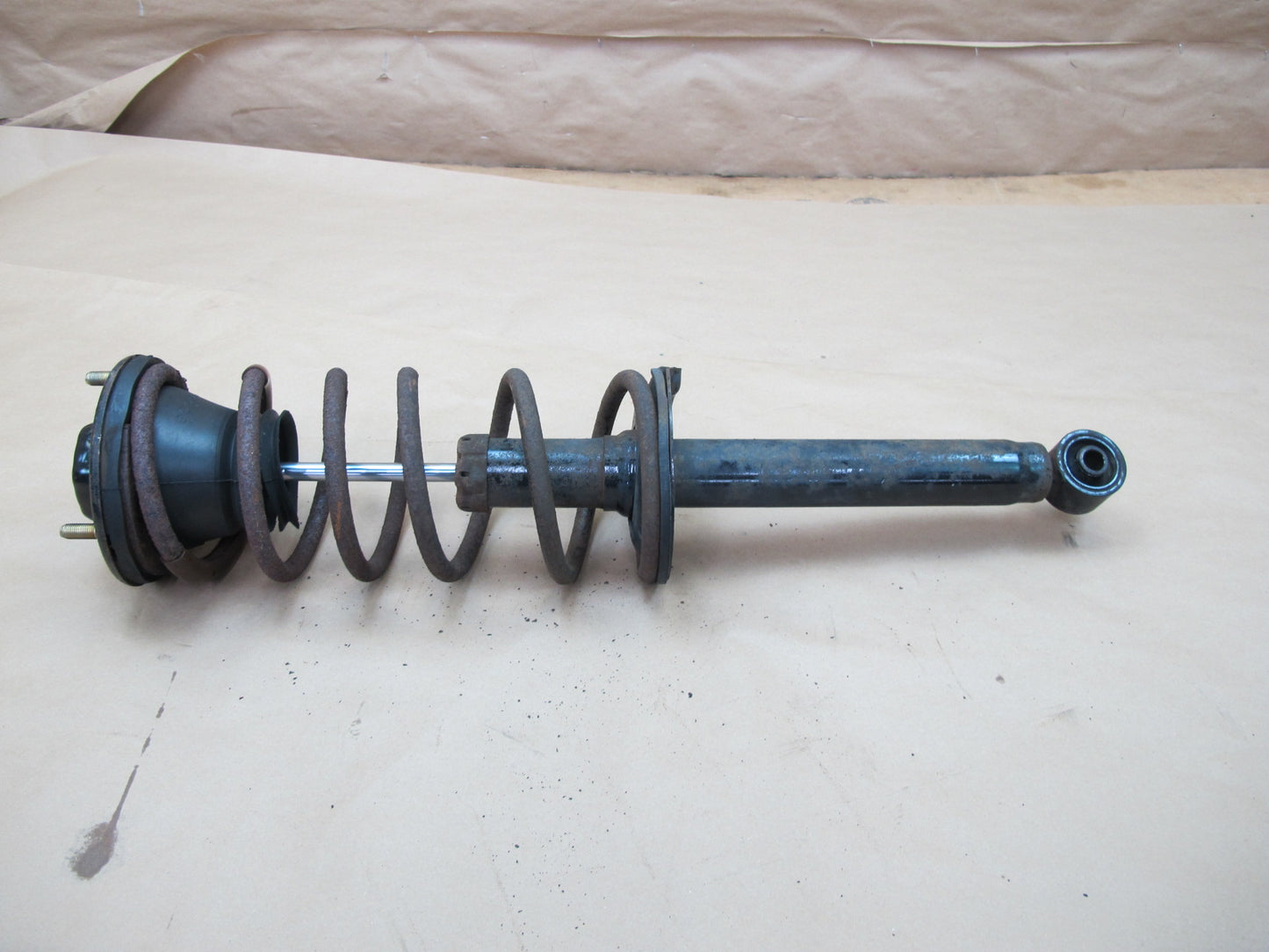 90-94 Lexus UCF10 LS400 Set of 2 Rear Strut Shock Absorber OEM