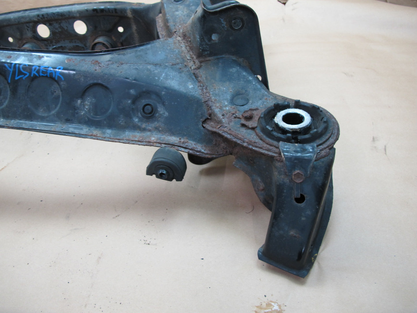 90-94 Lexus UCF10 LS400 Rear Suspension Crossmember Sub Frame Subframe OEM