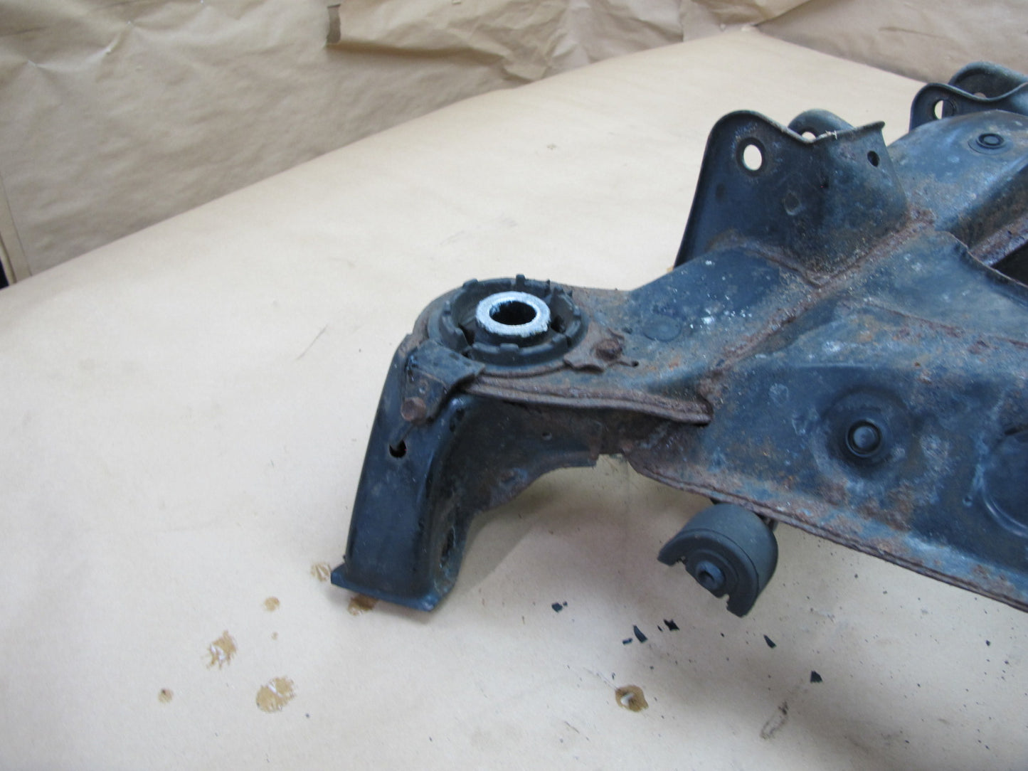 90-94 Lexus UCF10 LS400 Rear Suspension Crossmember Sub Frame Subframe OEM