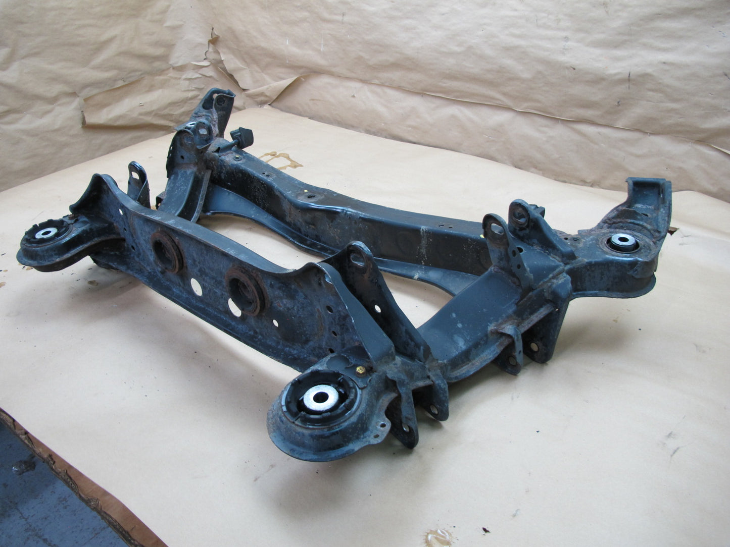 90-94 Lexus UCF10 LS400 Rear Suspension Crossmember Sub Frame Subframe OEM