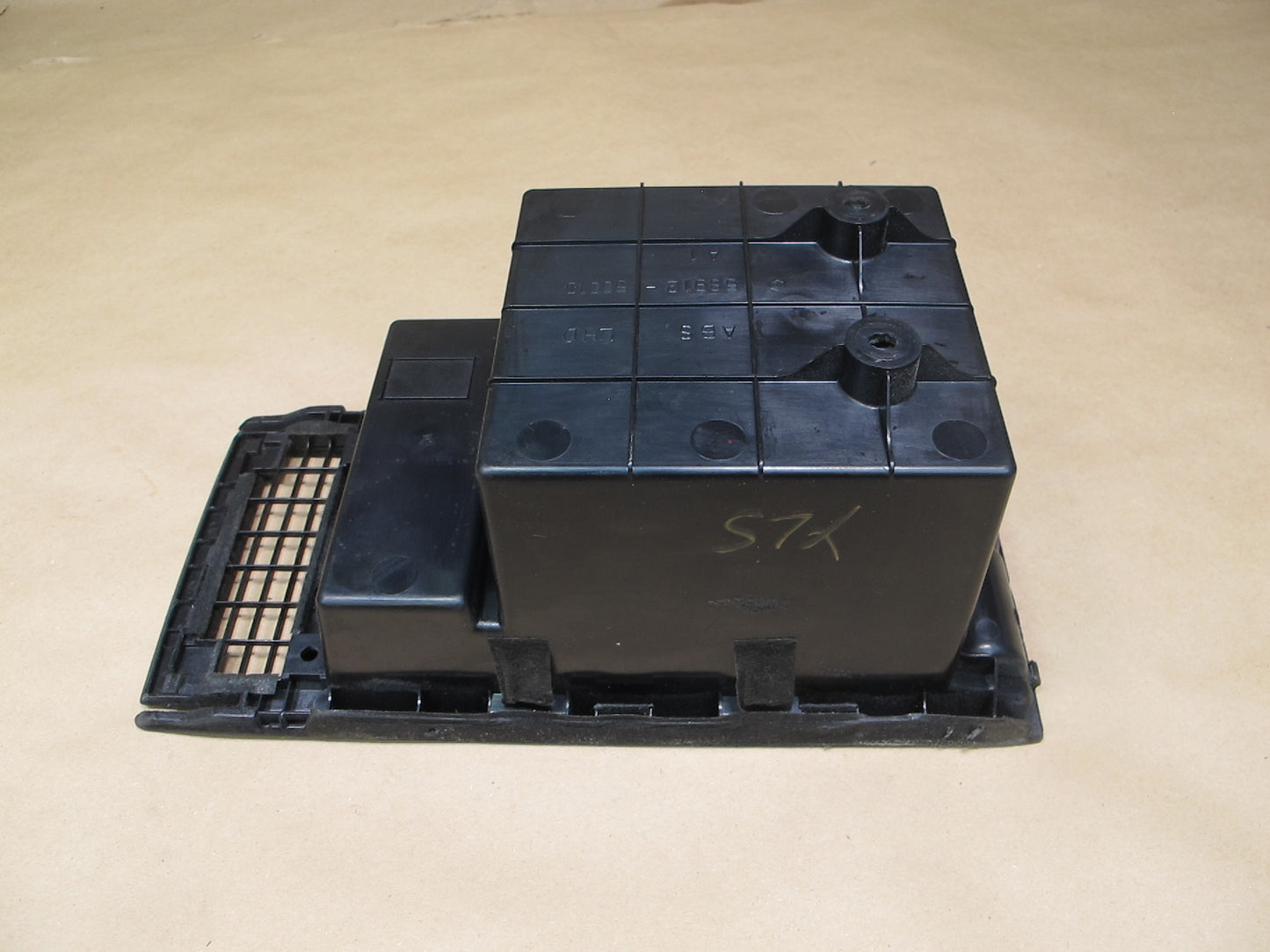90-94 Lexus UCF10 LS400 Center Console Compartment Storage Box 58912-50010 OEM