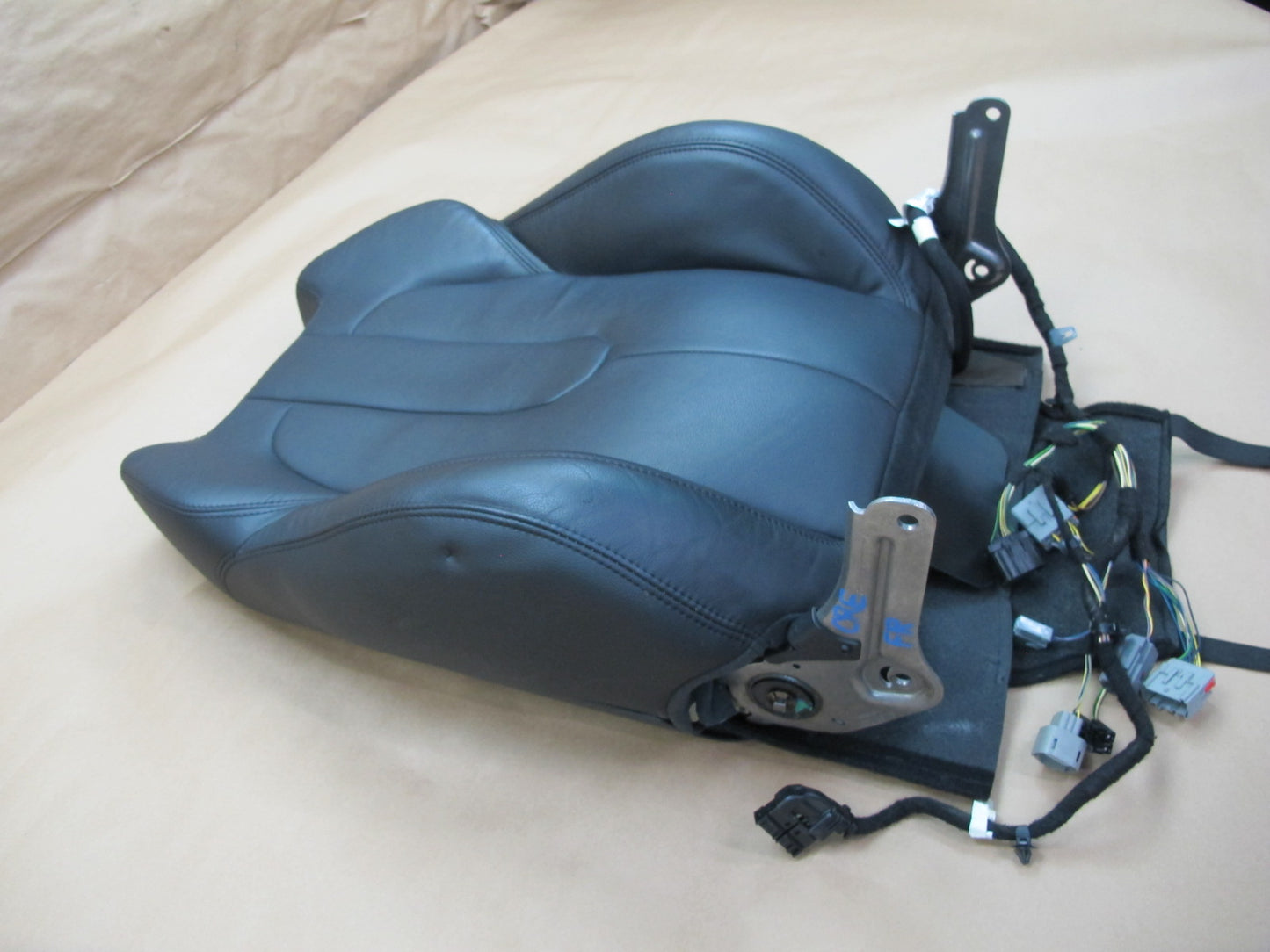 13-15 Range Rover Evoque Front Right Seat Upper Backrest Leather Cushion OEM