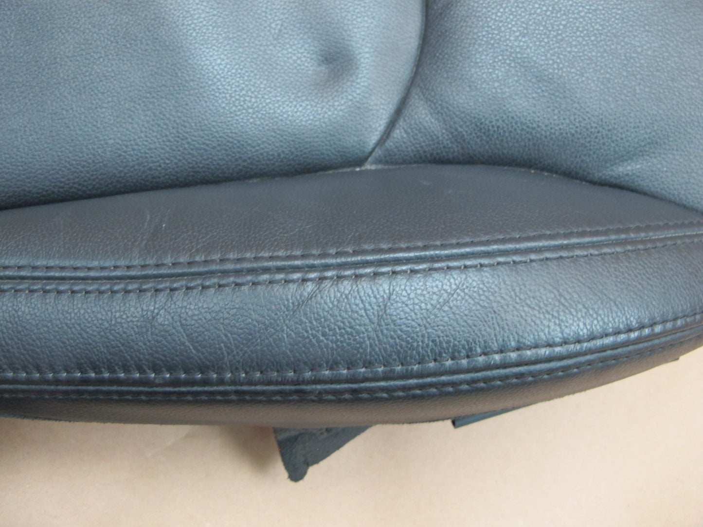 12-15 Range Rover Evoque Front Right Seat Lower Leather Cushion Black OEM