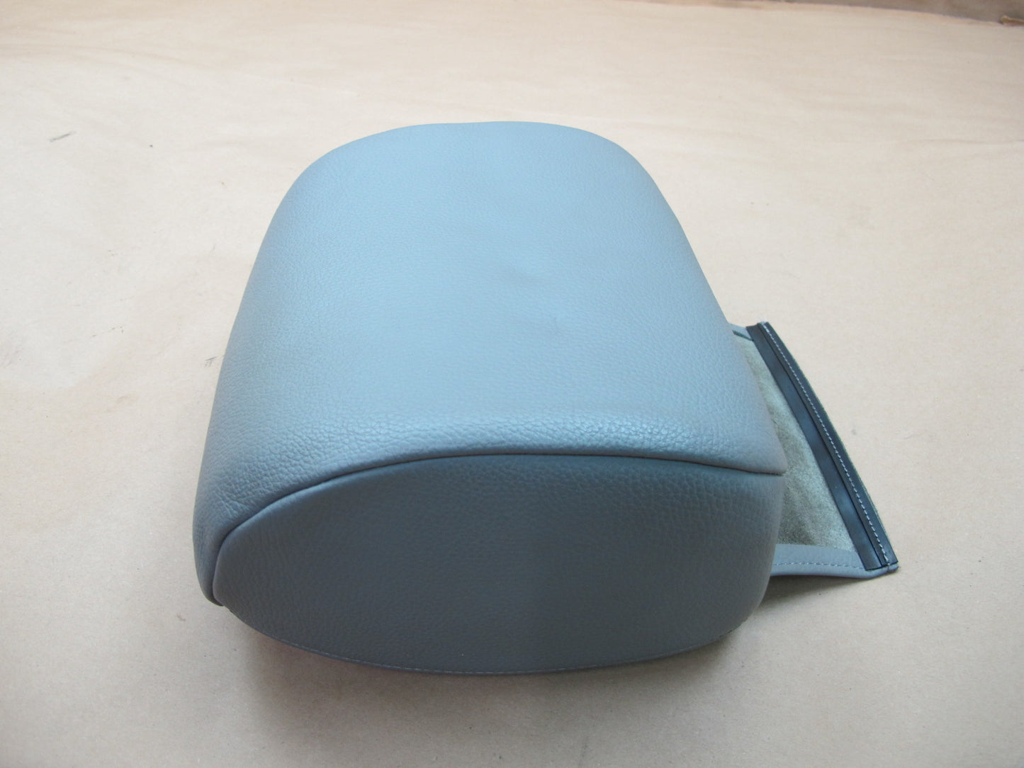 07-10 BMW E93 3-SERIES Convertible Front Left & Right Leather Headrest OEM