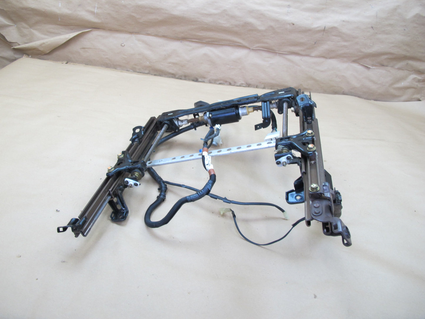 90-92 Lexus LS400 Front Right Seat Lower Frame Track Rail w Motor & Wire OEM