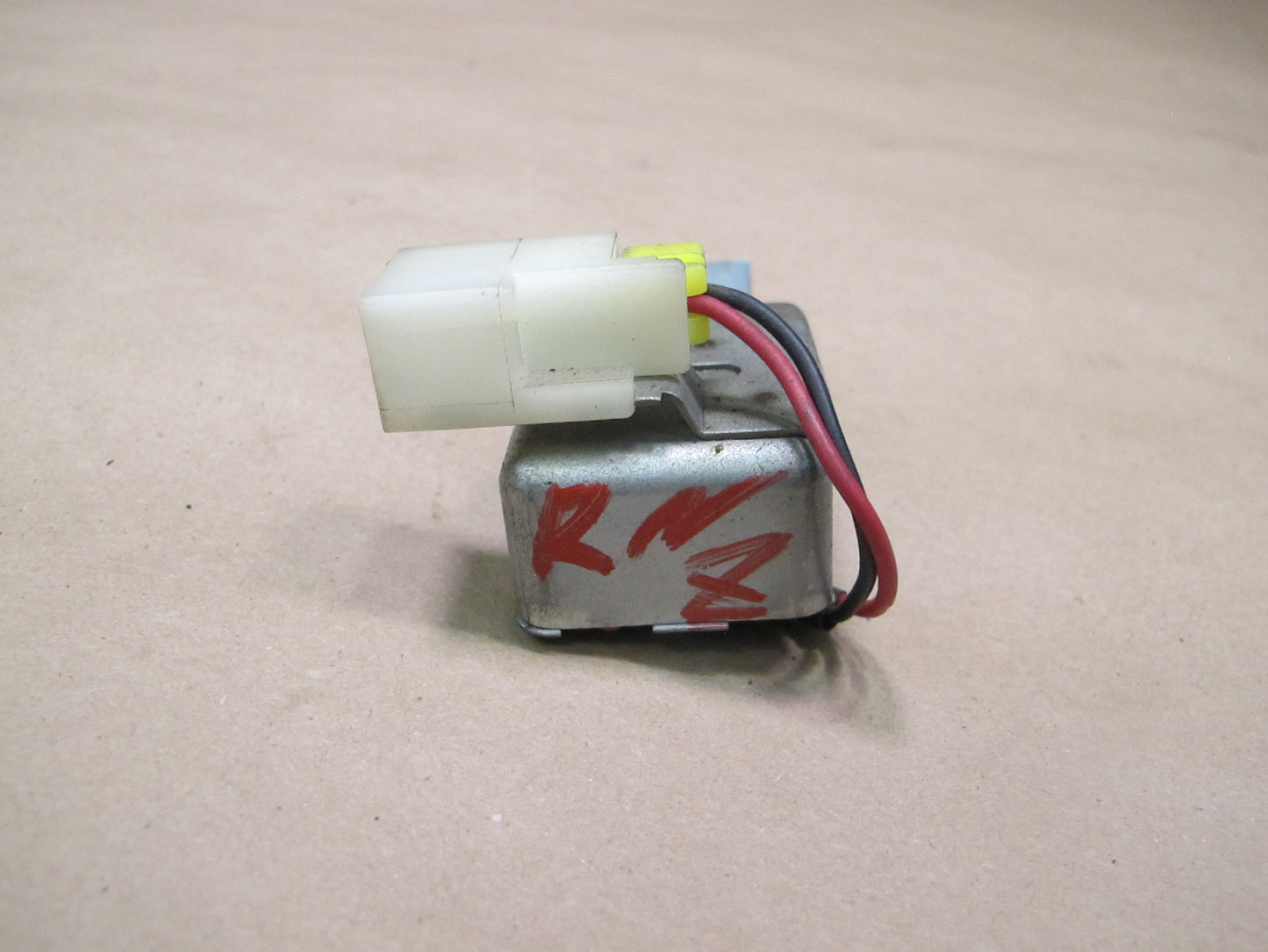 84-86 Nissan Z31 300ZX Buzzer Parking Alarm Module 24841-01P00 OEM