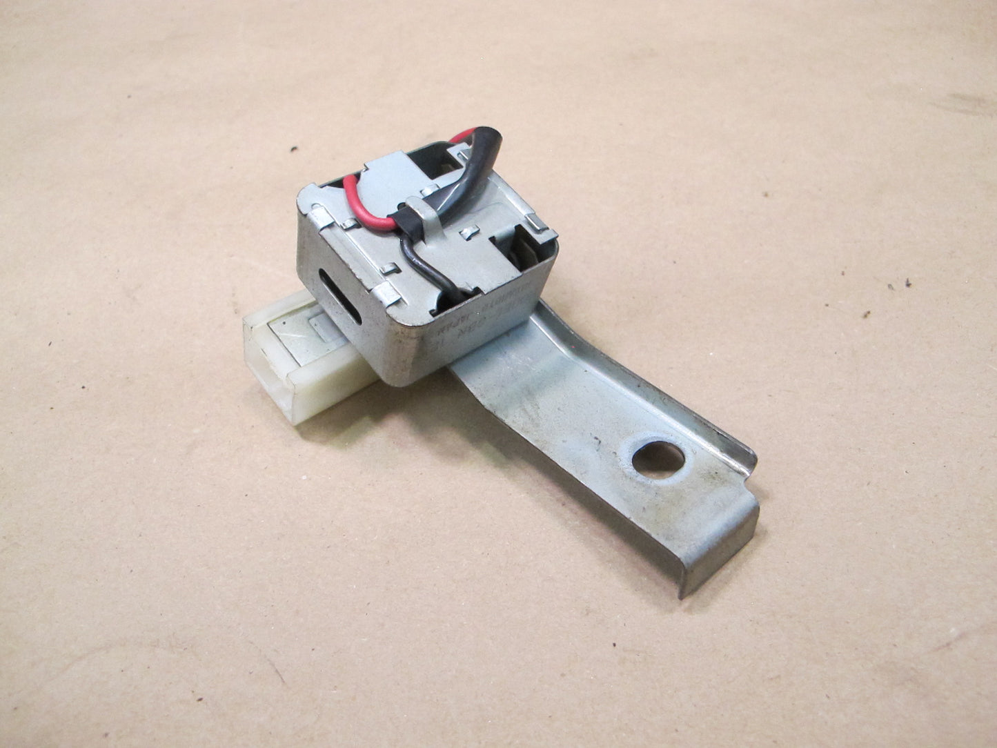 84-86 Nissan Z31 300ZX Buzzer Parking Alarm Module 24841-01P00 OEM