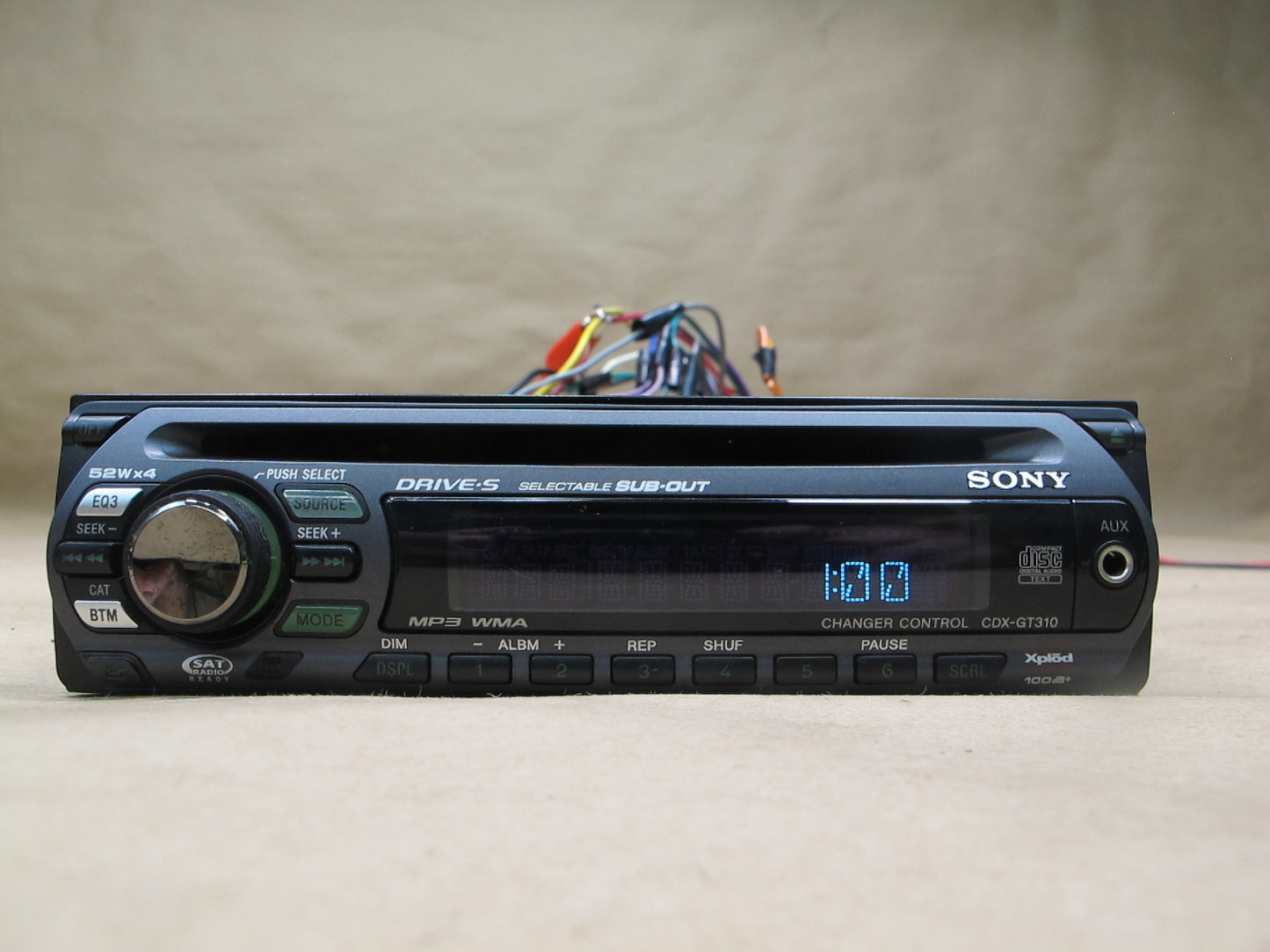 Sony CDX-GT310 Am/fm Radio CD MP3 WMA Player w AUX