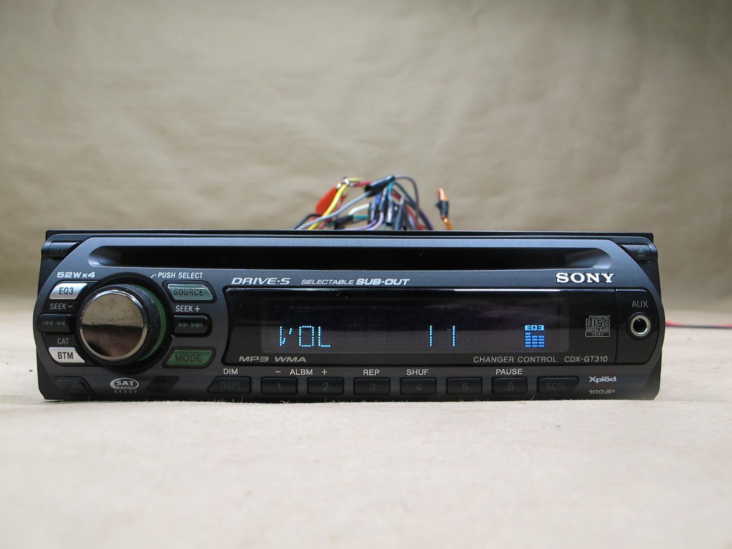 Sony CDX-GT310 Am/fm Radio CD MP3 WMA Player w AUX