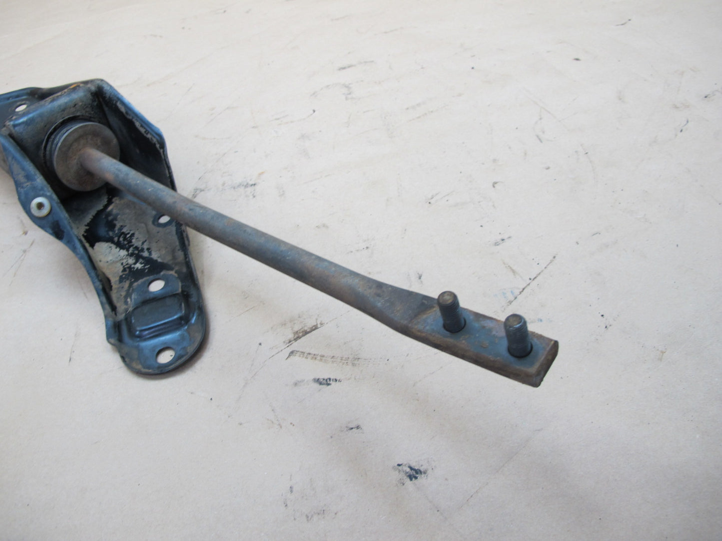 84-86 Nissan Z31 300ZX 2+0 Front Left Torsion Arm Rod Bracket Set OEM