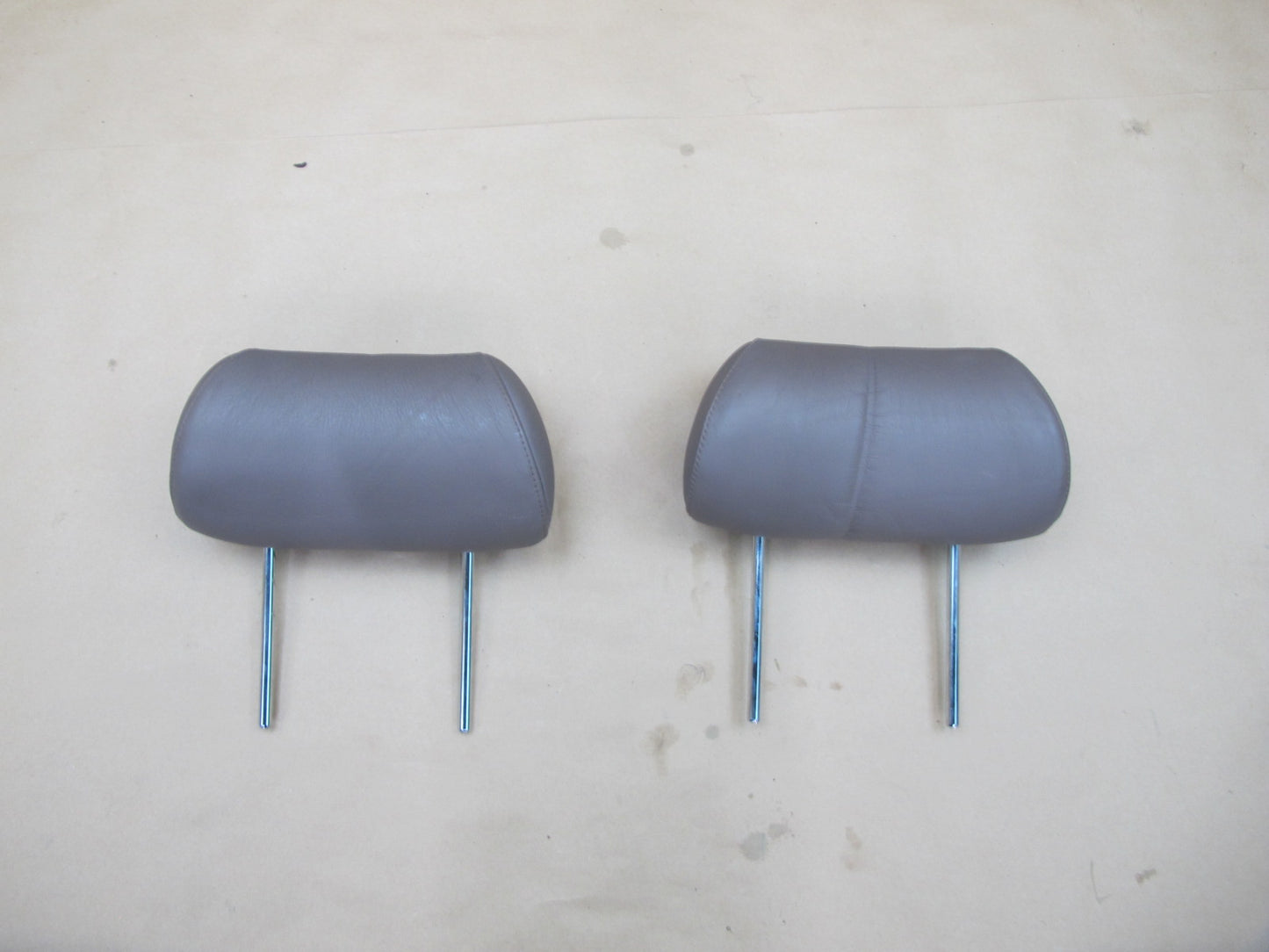 90-94 Lexus UCF10 LS400 Set of 2 Rear Left & Right Leather Headrest OEM