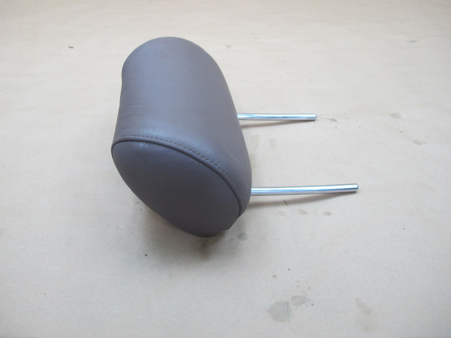 90-94 Lexus UCF10 LS400 Set of 2 Rear Left & Right Leather Headrest OEM