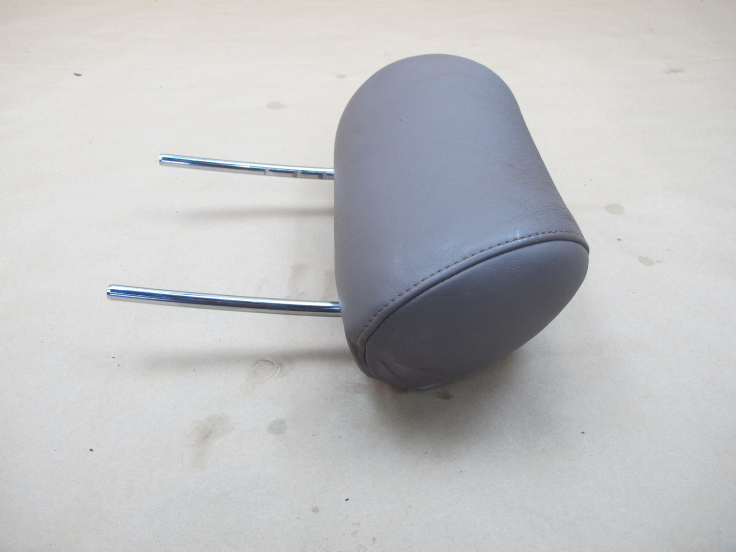 90-94 Lexus UCF10 LS400 Set of 2 Rear Left & Right Leather Headrest OEM