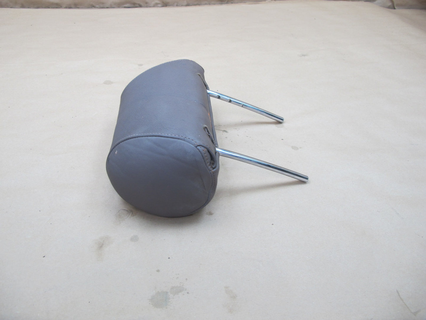 90-94 Lexus UCF10 LS400 Set of 2 Rear Left & Right Leather Headrest OEM