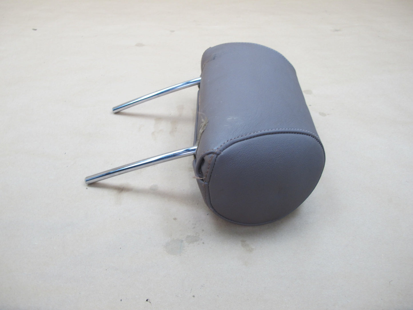 90-94 Lexus UCF10 LS400 Set of 2 Rear Left & Right Leather Headrest OEM