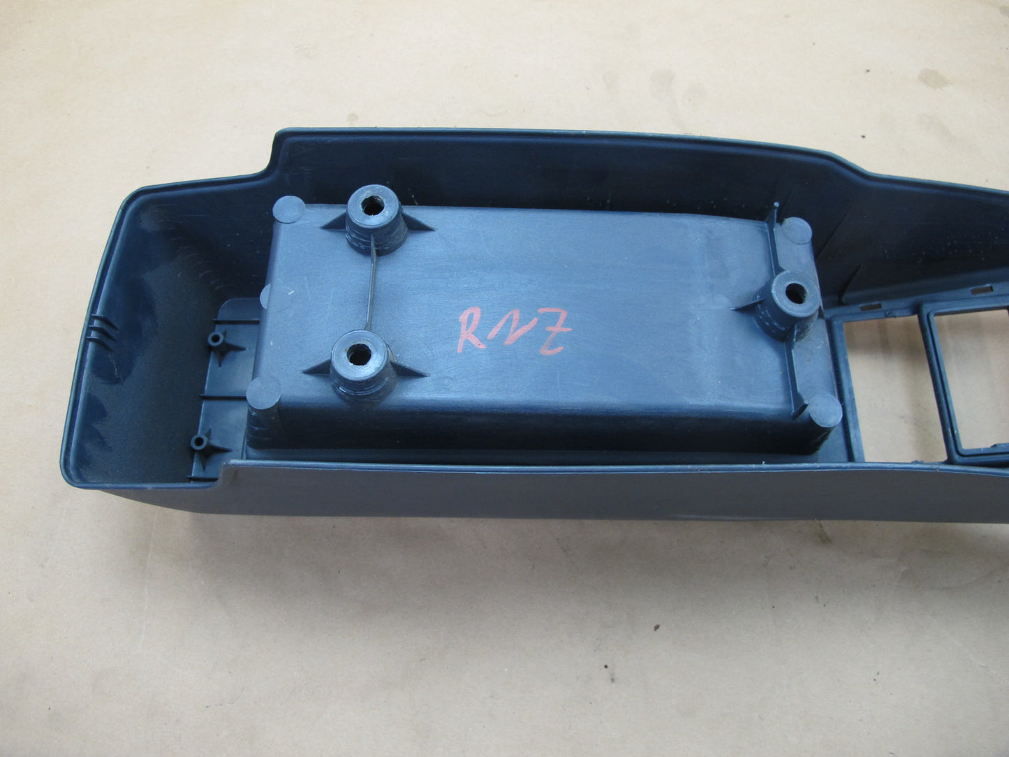 84-86 Nissan Z31 300ZX 2+0 Center Console Trim Cover Panel B057-5112 OEM