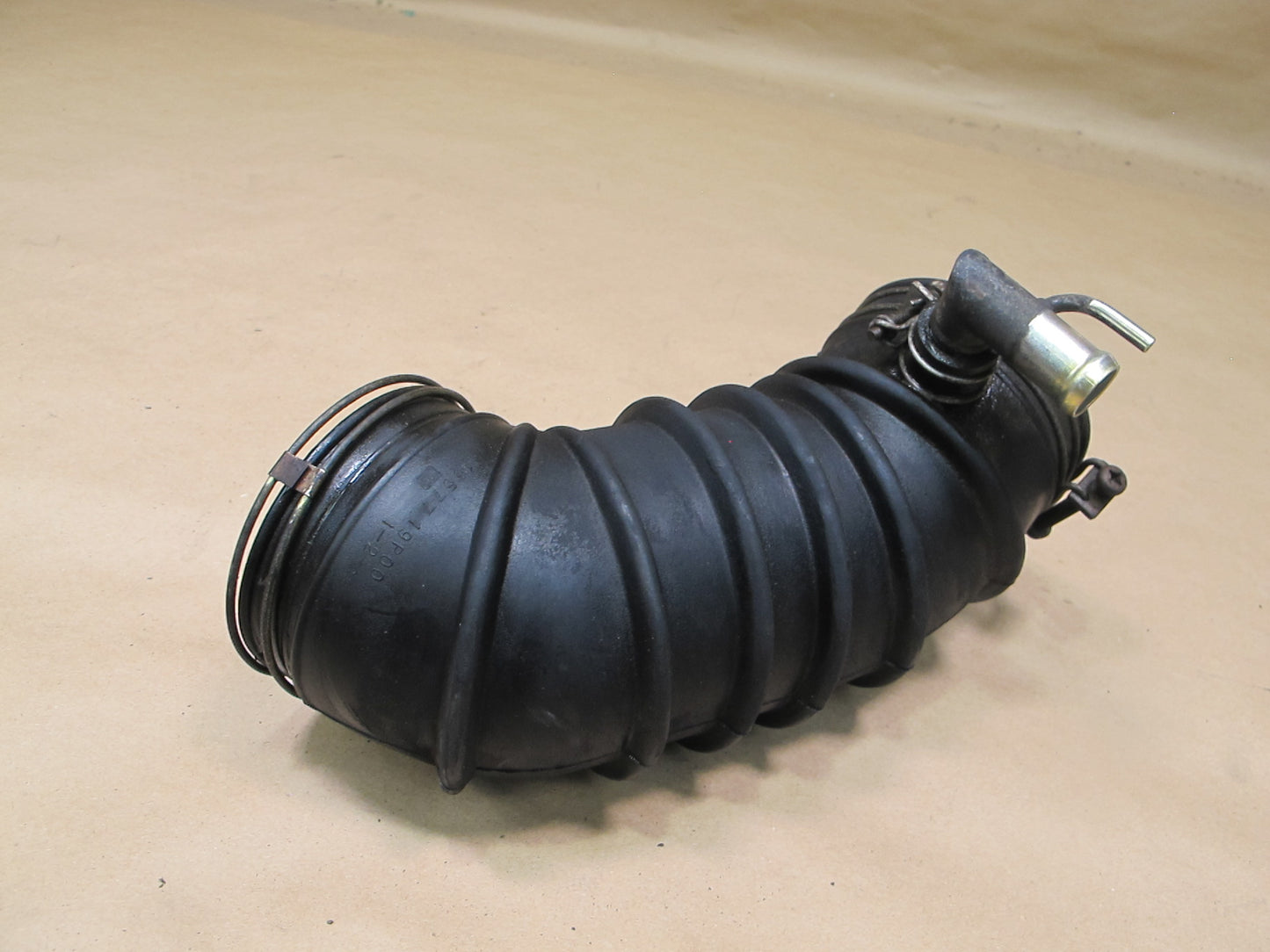 84-89 Nissan Z31 300ZX NON Turbo Air Intake Tube Hose Duct 16577-19P00 OEM
