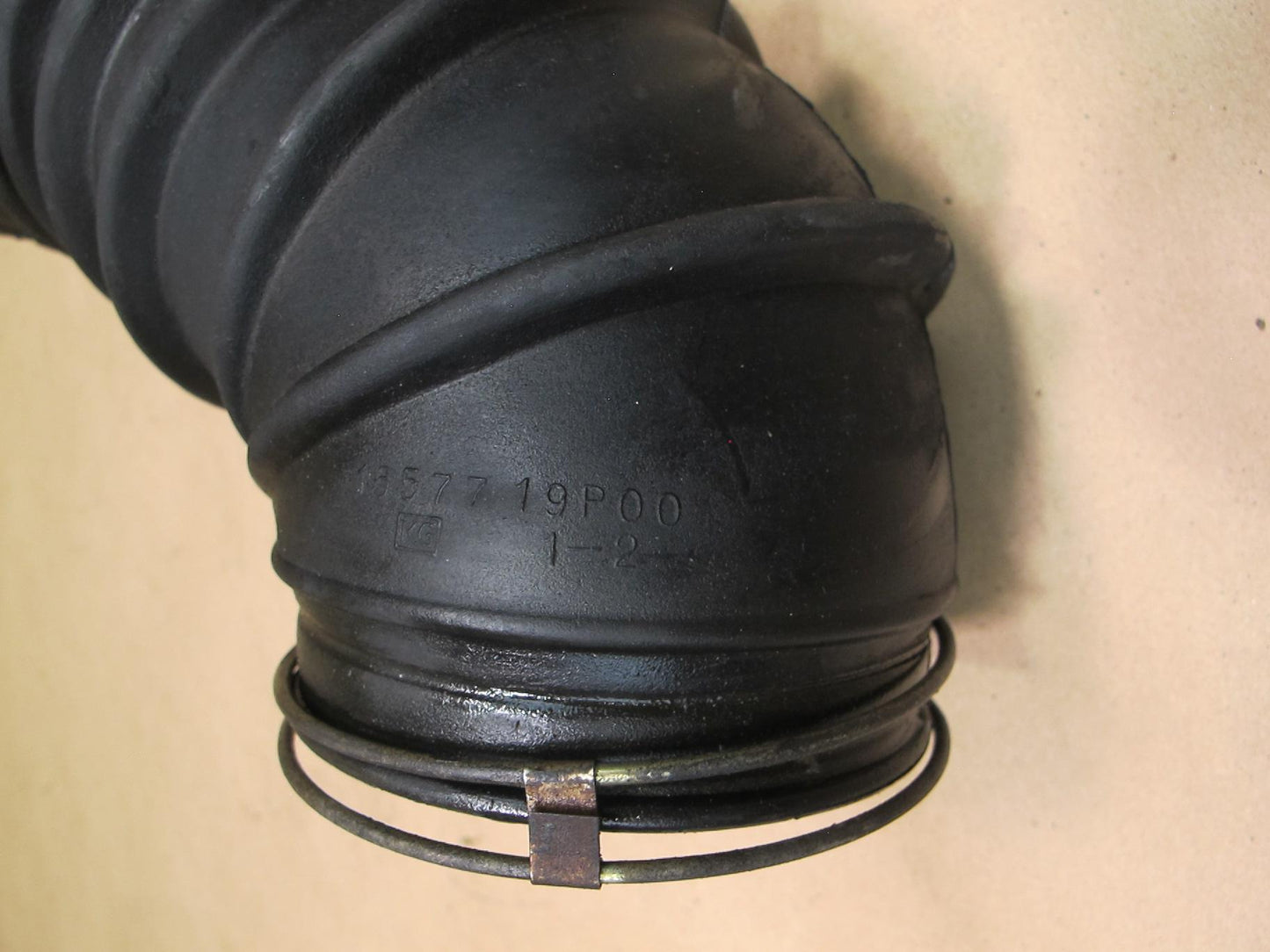 84-89 Nissan Z31 300ZX NON Turbo Air Intake Tube Hose Duct 16577-19P00 OEM