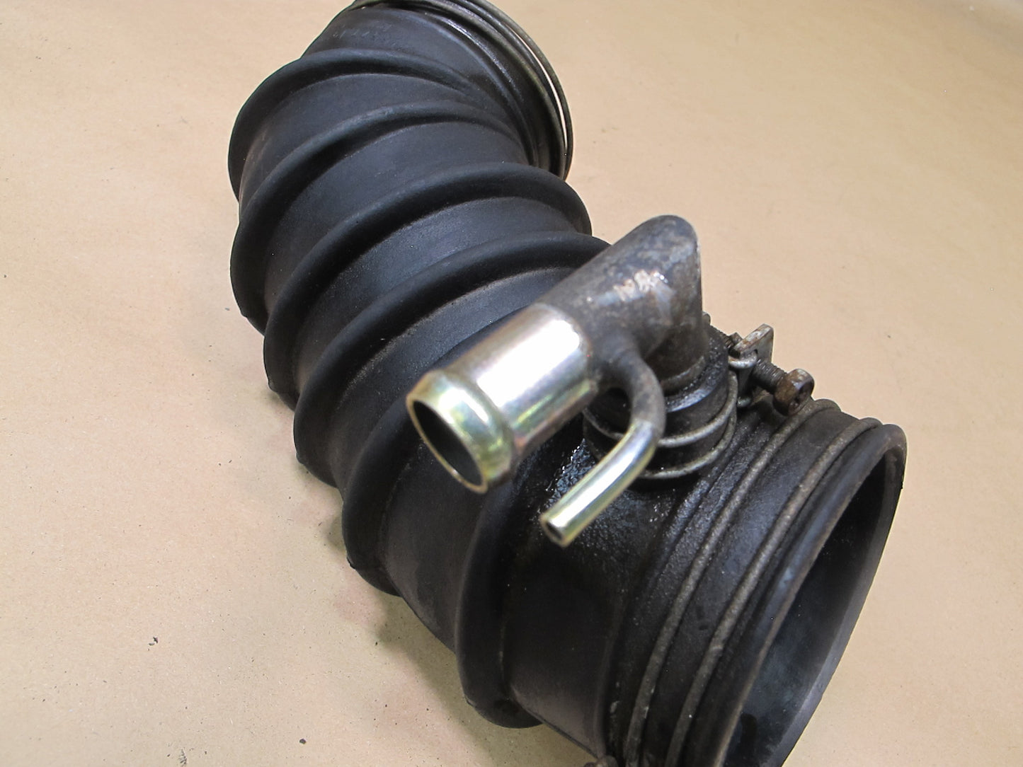 84-89 Nissan Z31 300ZX NON Turbo Air Intake Tube Hose Duct 16577-19P00 OEM