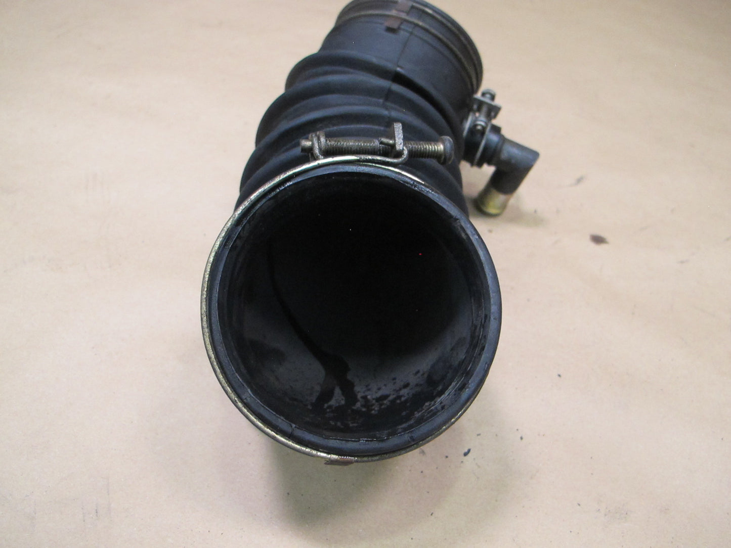 84-89 Nissan Z31 300ZX NON Turbo Air Intake Tube Hose Duct 16577-19P00 OEM