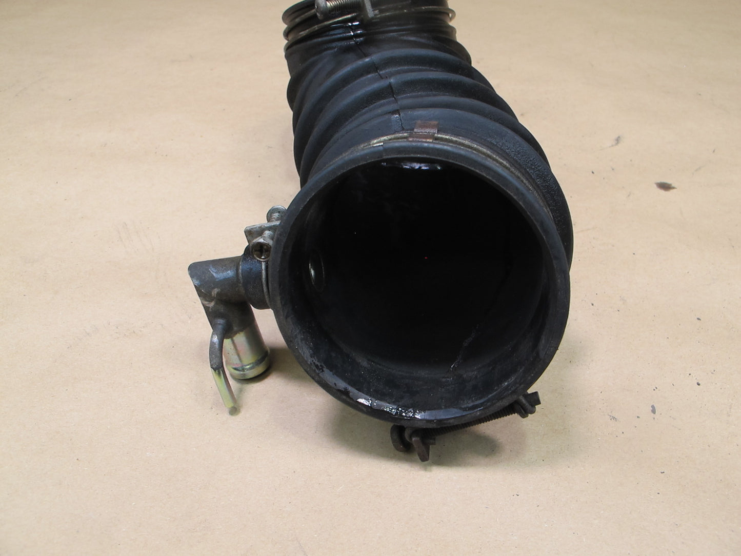 84-89 Nissan Z31 300ZX NON Turbo Air Intake Tube Hose Duct 16577-19P00 OEM
