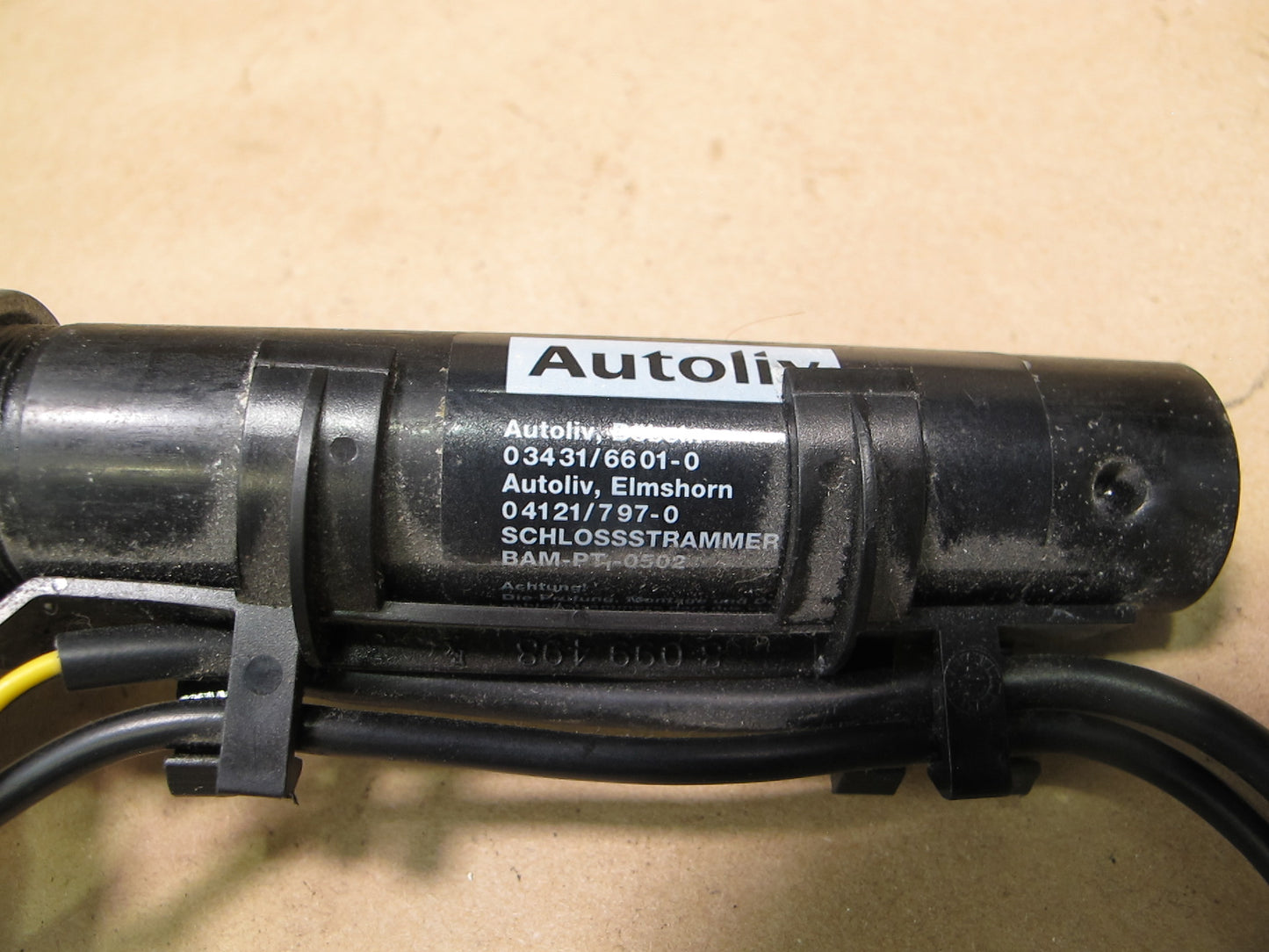 07-11 BMW E90 E91 3-SERIES FRONT LEFT & RIGHT SIDE SEATBELT BUCKLE SET OEM