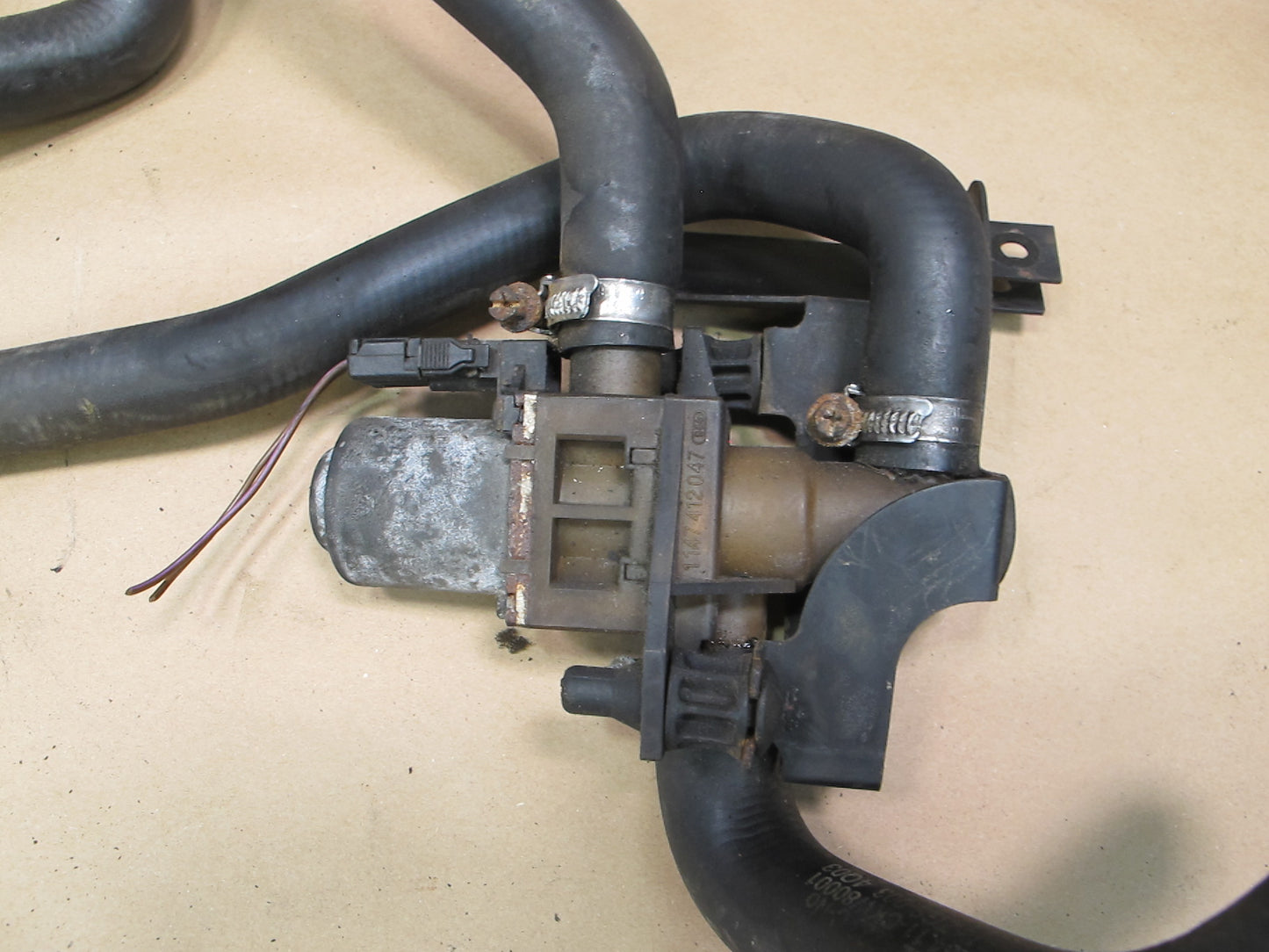 03-06 Dodge Sprinter 2.7L Auxiliary Heater Control Valve w Hoses OEM