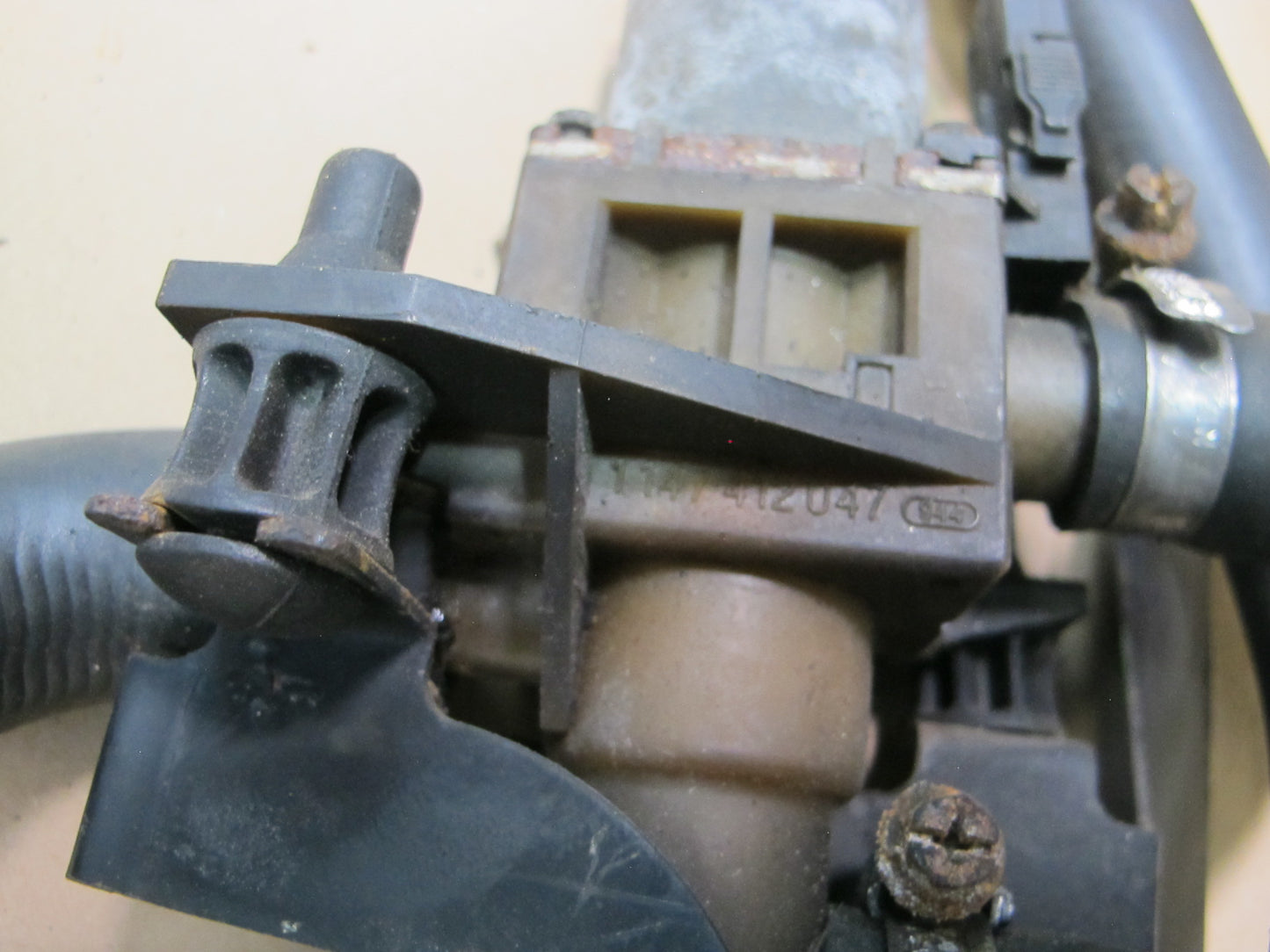03-06 Dodge Sprinter 2.7L Auxiliary Heater Control Valve w Hoses OEM
