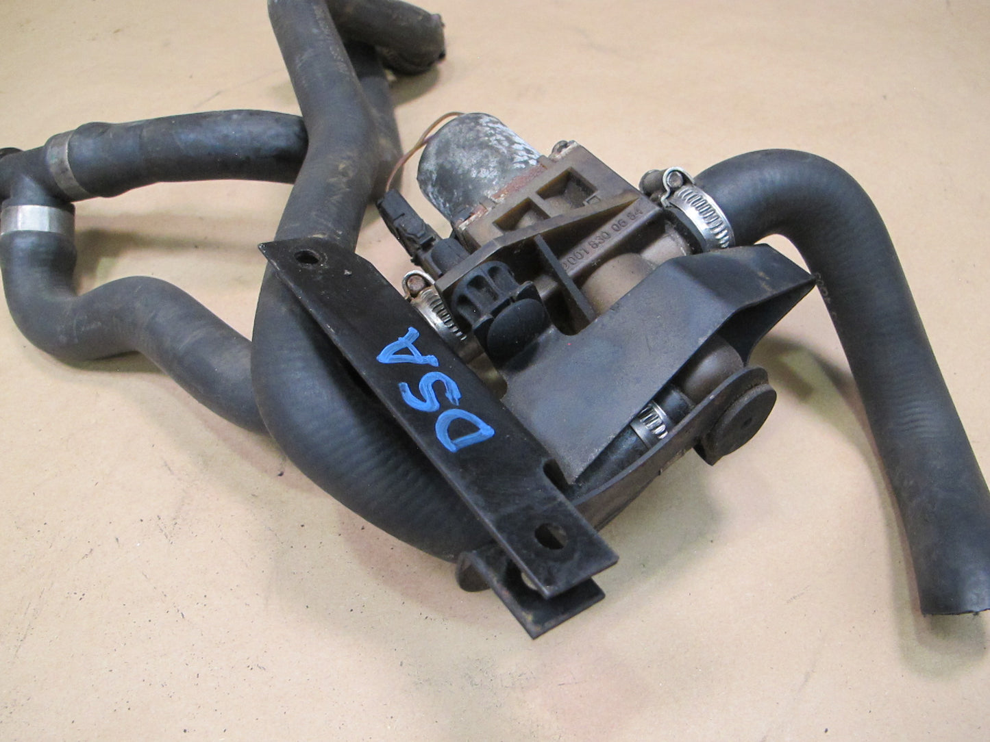 03-06 Dodge Sprinter 2.7L Auxiliary Heater Control Valve w Hoses OEM