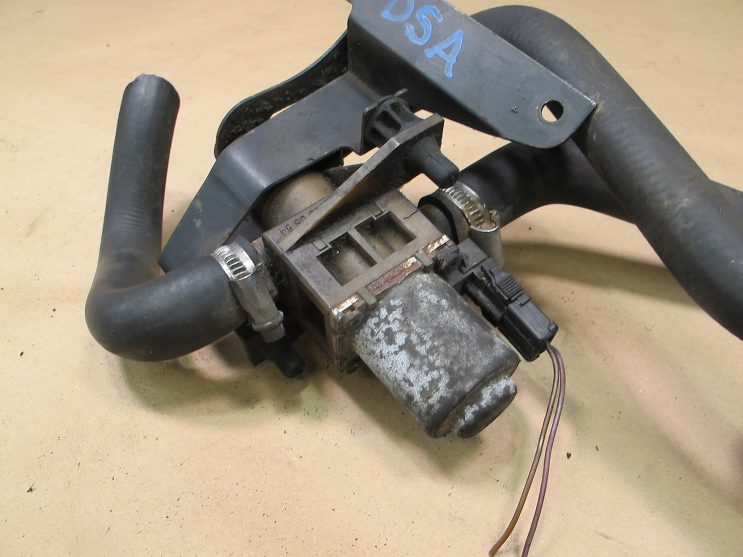 03-06 Dodge Sprinter 2.7L Auxiliary Heater Control Valve w Hoses OEM