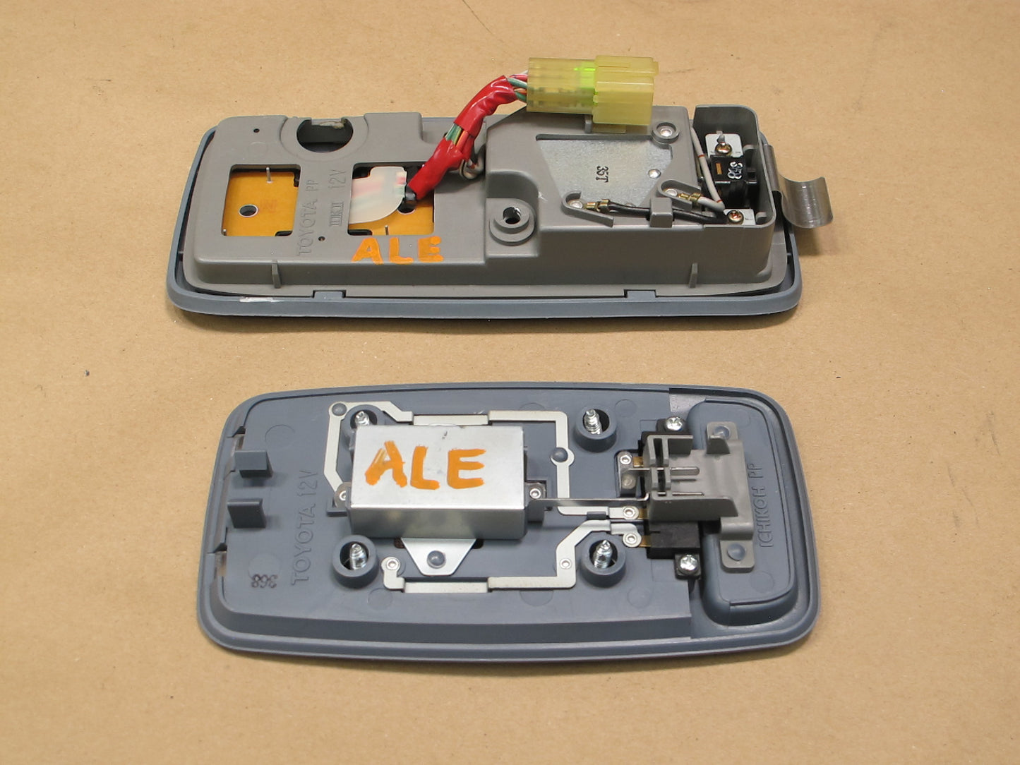 1992-1993 Lexus ES300 Front & Rear Dome Light w/ Sunroof Switch Dark Blue OEM