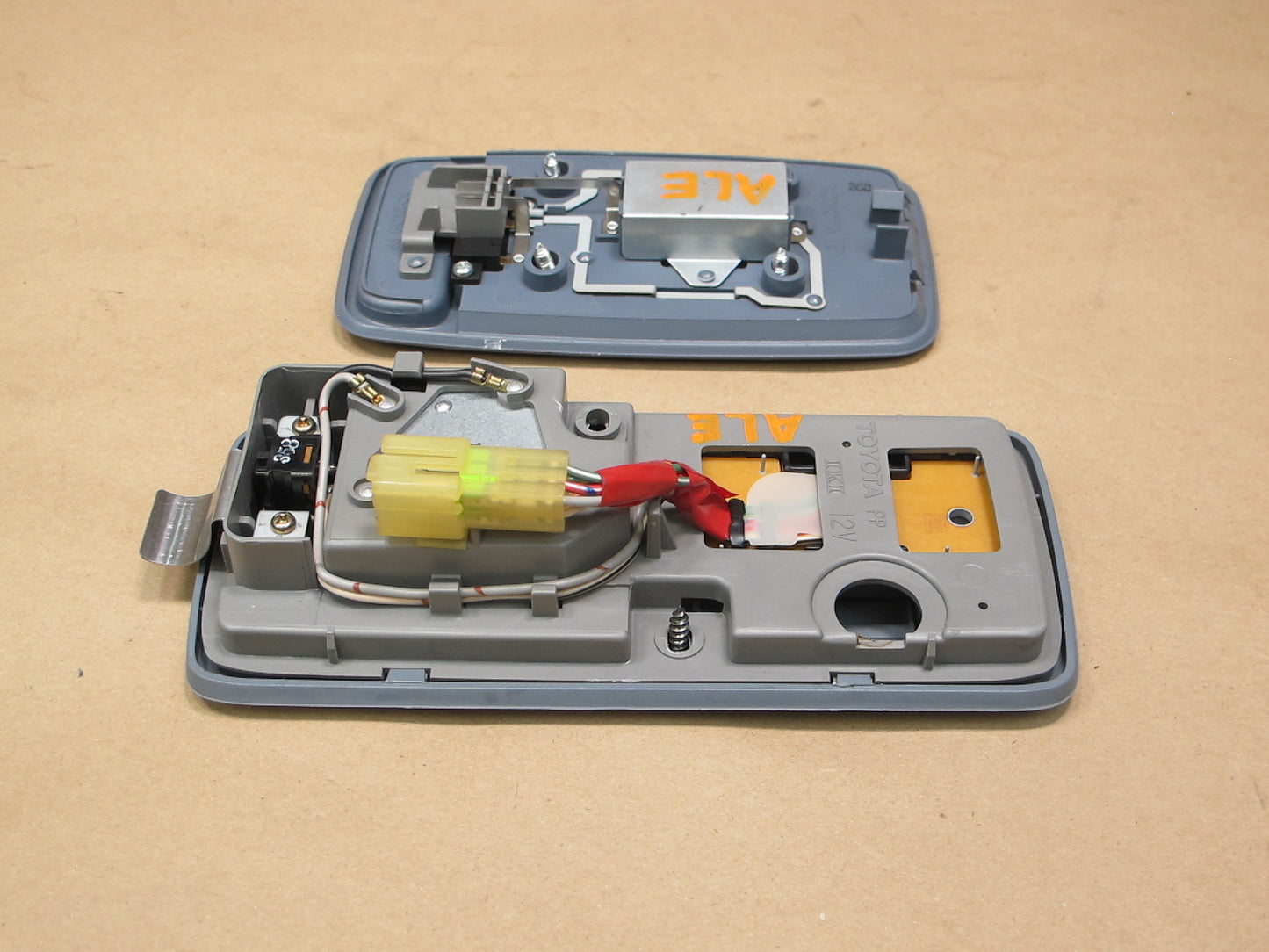 1992-1993 Lexus ES300 Front & Rear Dome Light w/ Sunroof Switch Dark Blue OEM