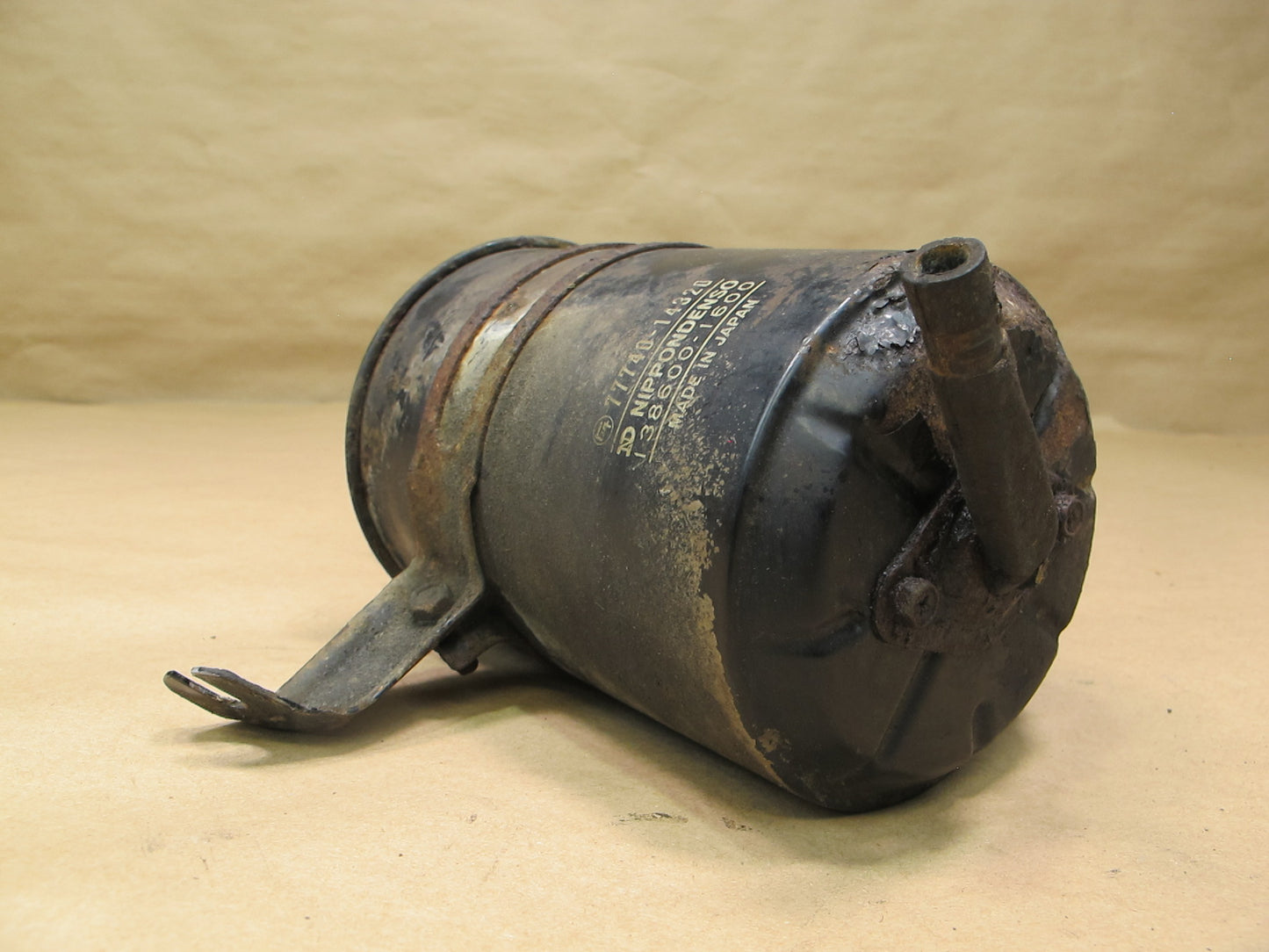 83-85 Toyota Supra MA67 Fuel Evap Vapor Charcoal Canister 77740-14320 OEM