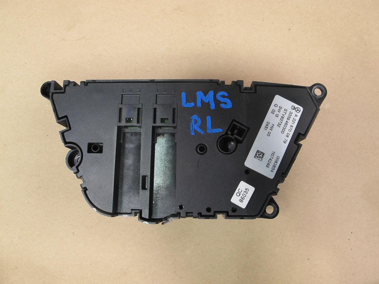 07-13 Mercedes W221 S550 S600 Rear Left Seat Adjust Switch 2218700879