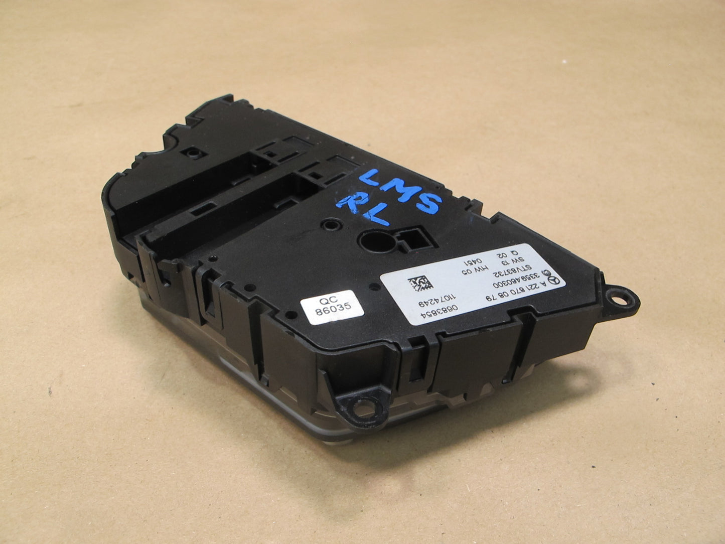 07-13 Mercedes W221 S550 S600 Rear Left Seat Adjust Switch 2218700879