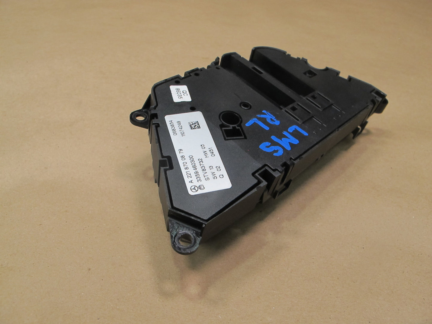 07-13 Mercedes W221 S550 S600 Rear Left Seat Adjust Switch 2218700879