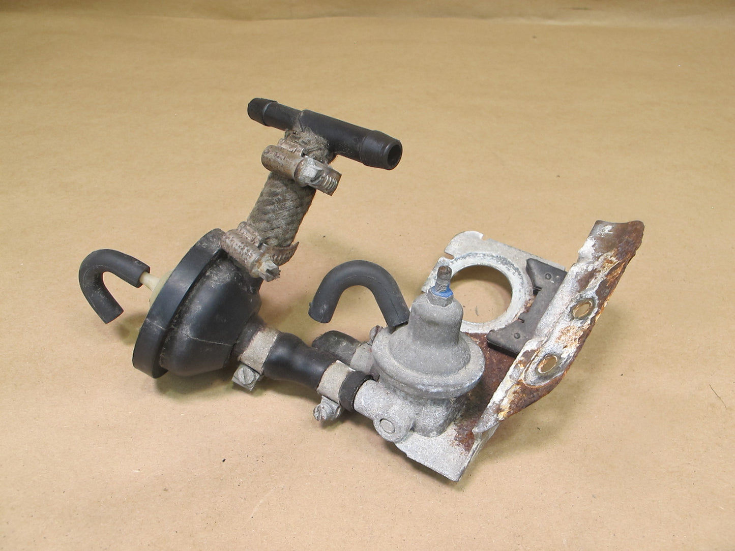 84-89 Porsche 944 Emission Evaporator Fuel Vent Vacuum Valve 035133517 OEM