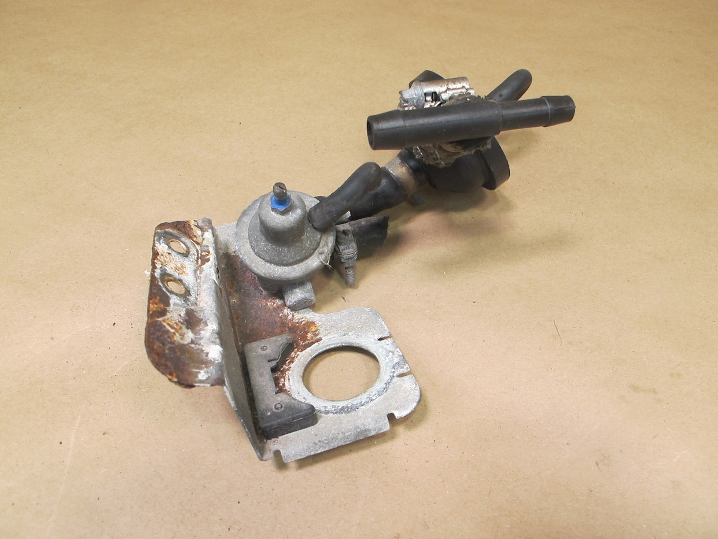 84-89 Porsche 944 Emission Evaporator Fuel Vent Vacuum Valve 035133517 OEM
