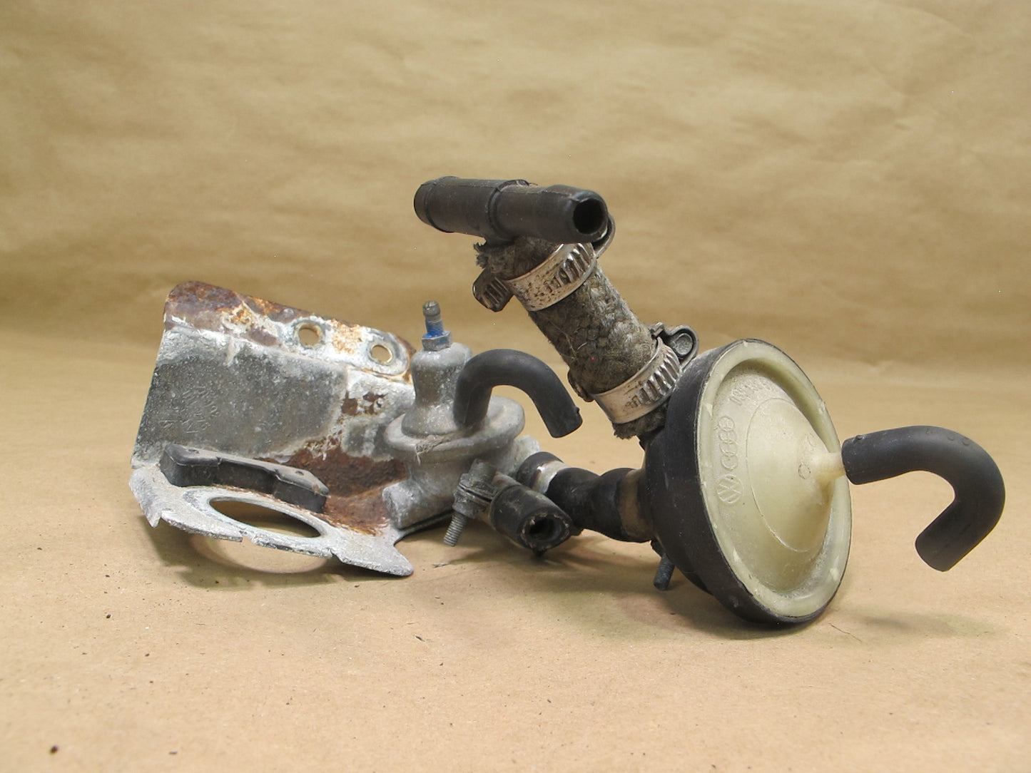 84-89 Porsche 944 Emission Evaporator Fuel Vent Vacuum Valve 035133517 OEM