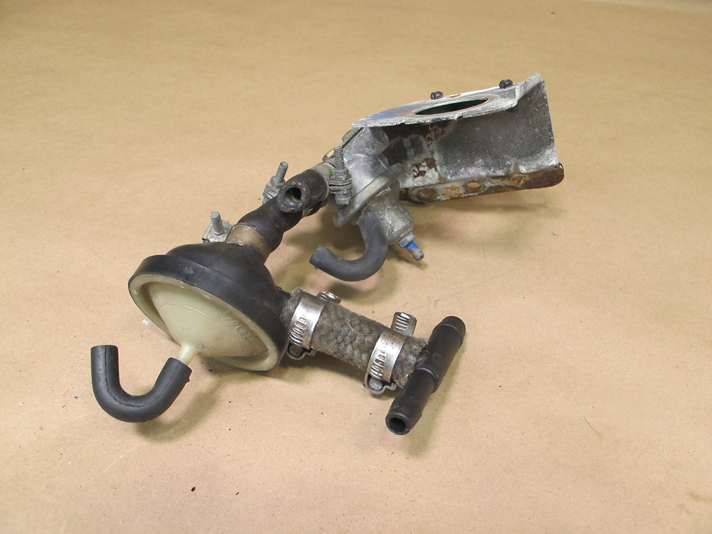 84-89 Porsche 944 Emission Evaporator Fuel Vent Vacuum Valve 035133517 OEM