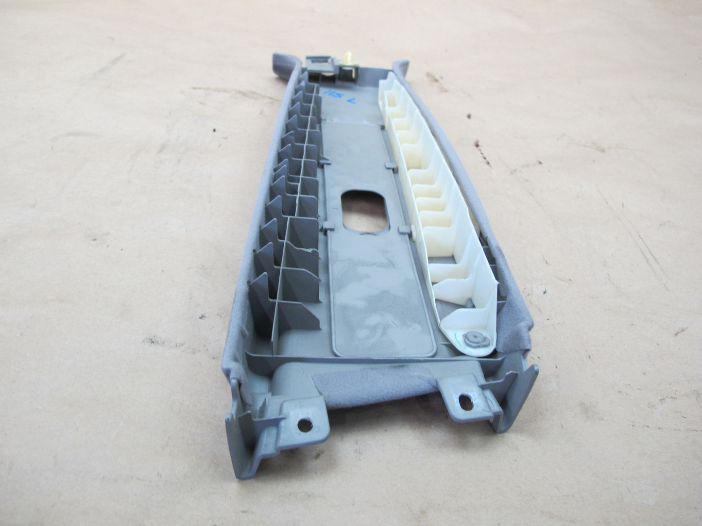 01-05 Lexus JCE10 IS300 Set of 2 Center B Pillar Upper Trim Cover Panel OEM