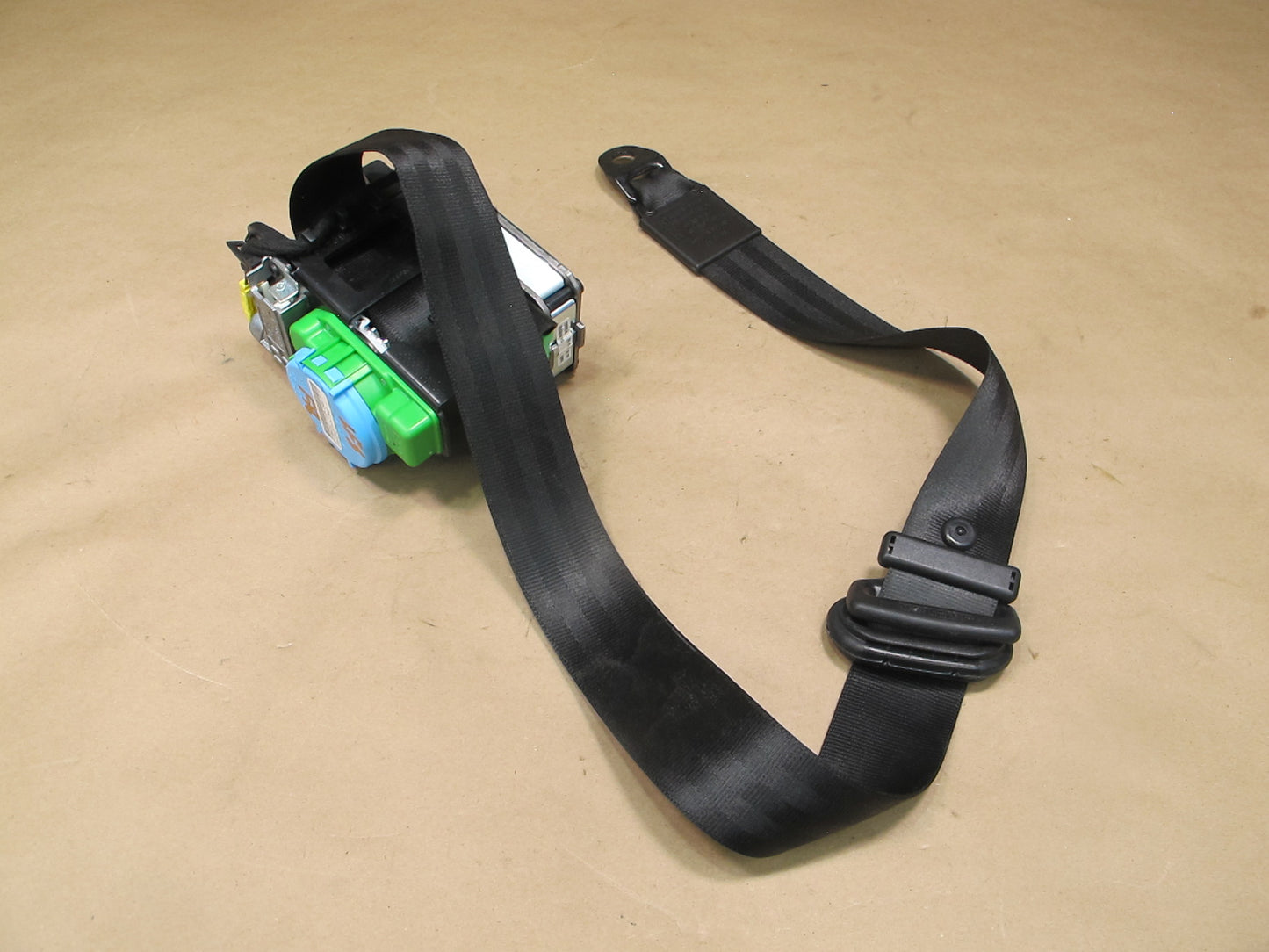 08-17 AUDI A5 S5 FRONT RIGHT PASSENGER SIDE SEATBELT RETRACTOR OEM
