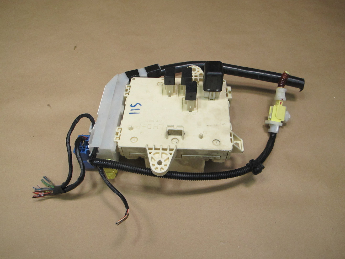 02-05 Lexus JCE10 IS300 Right Junction Fuse Relay Box Module OEM