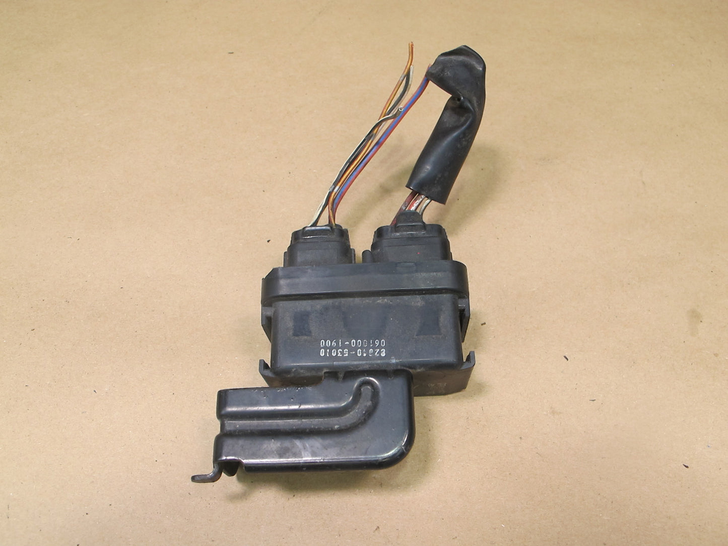 01-05 Lexus JCE10 IS300 Daytime Running Light Relay 82840-53010 OEM