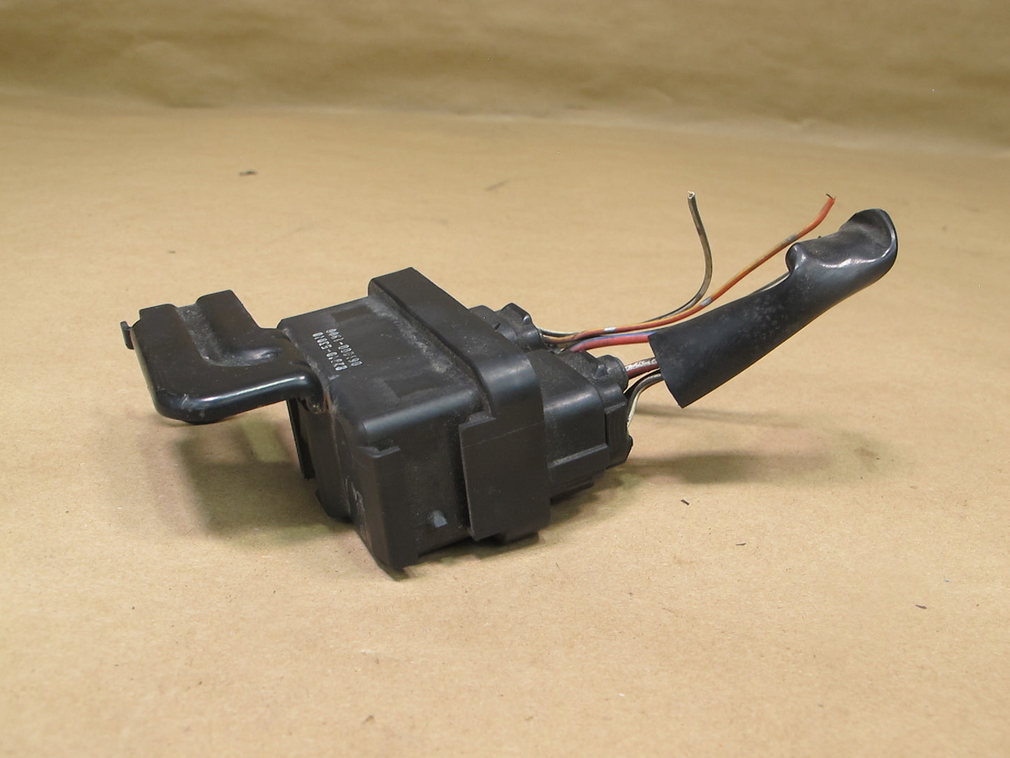 01-05 Lexus JCE10 IS300 Daytime Running Light Relay 82840-53010 OEM