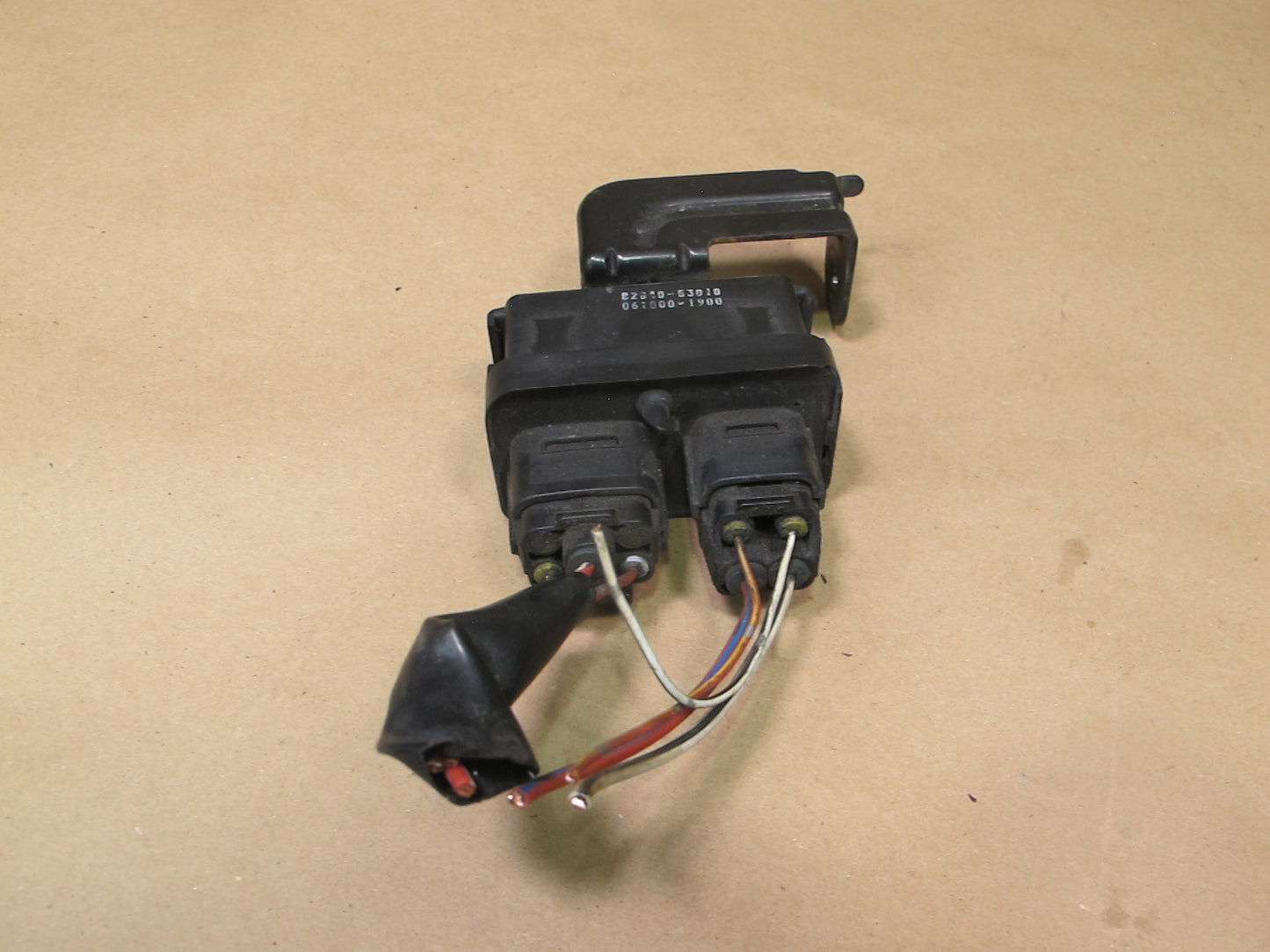 01-05 Lexus JCE10 IS300 Daytime Running Light Relay 82840-53010 OEM