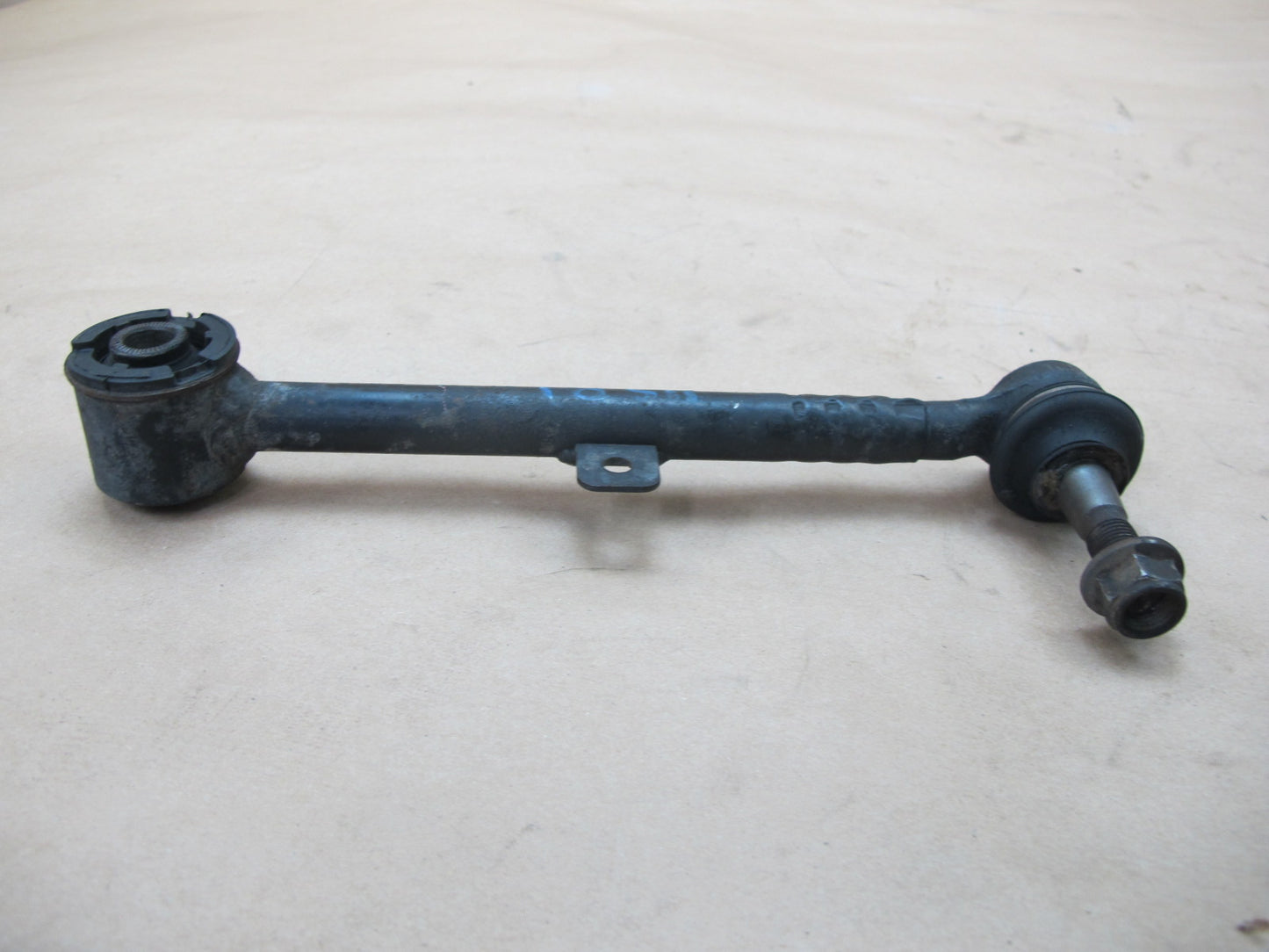 01-05 Lexus JCE10 IS300 Set of 2 Rear Left Lower & Lateral Control Arm OEM